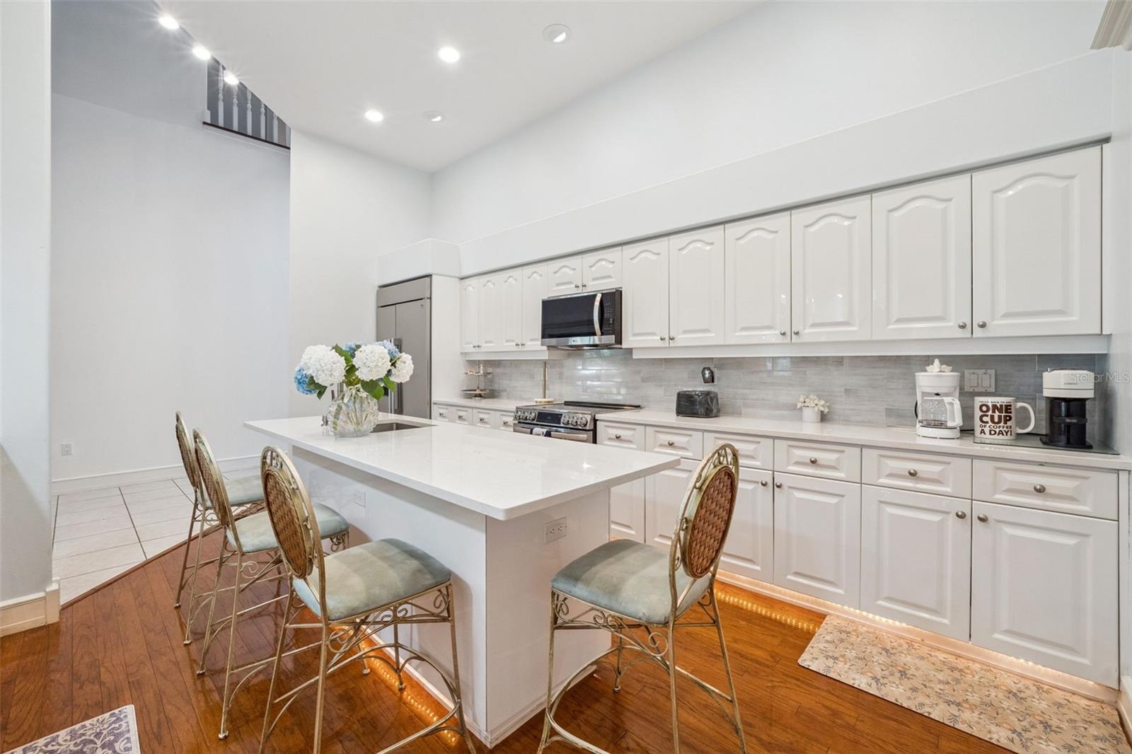 Image 11 of 68 For 21033 Violet Road