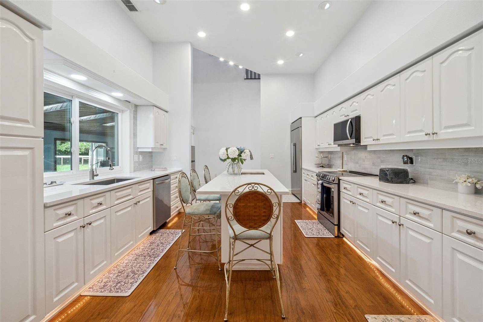 Image 12 of 68 For 21033 Violet Road