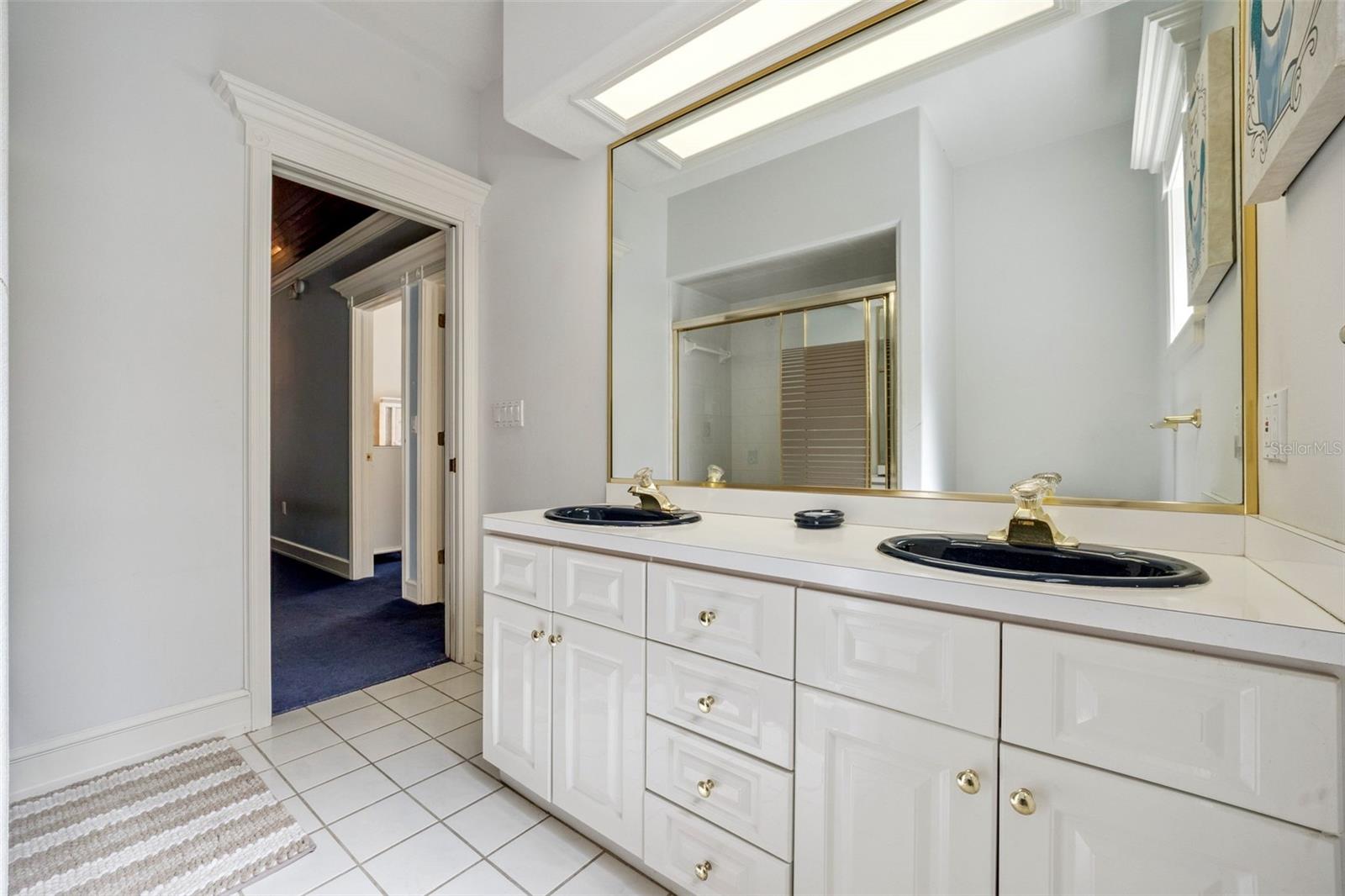 Image 22 of 68 For 21033 Violet Road