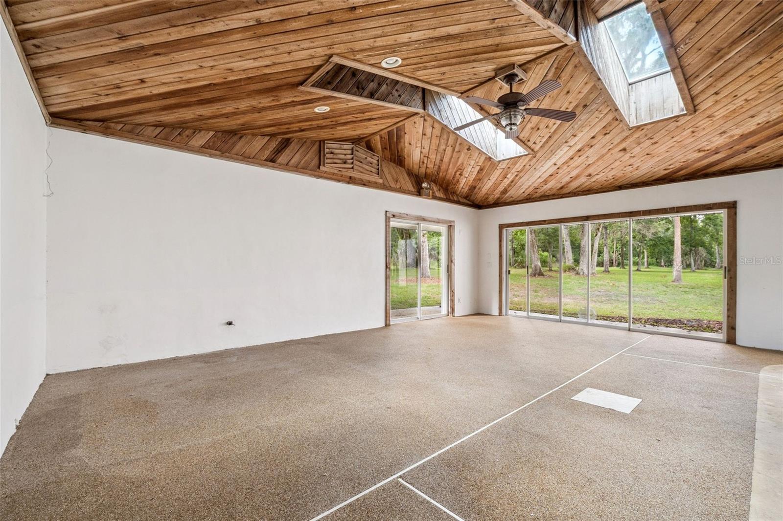 Image 39 of 68 For 21033 Violet Road