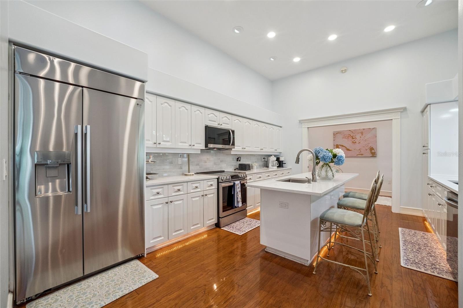 Image 8 of 68 For 21033 Violet Road