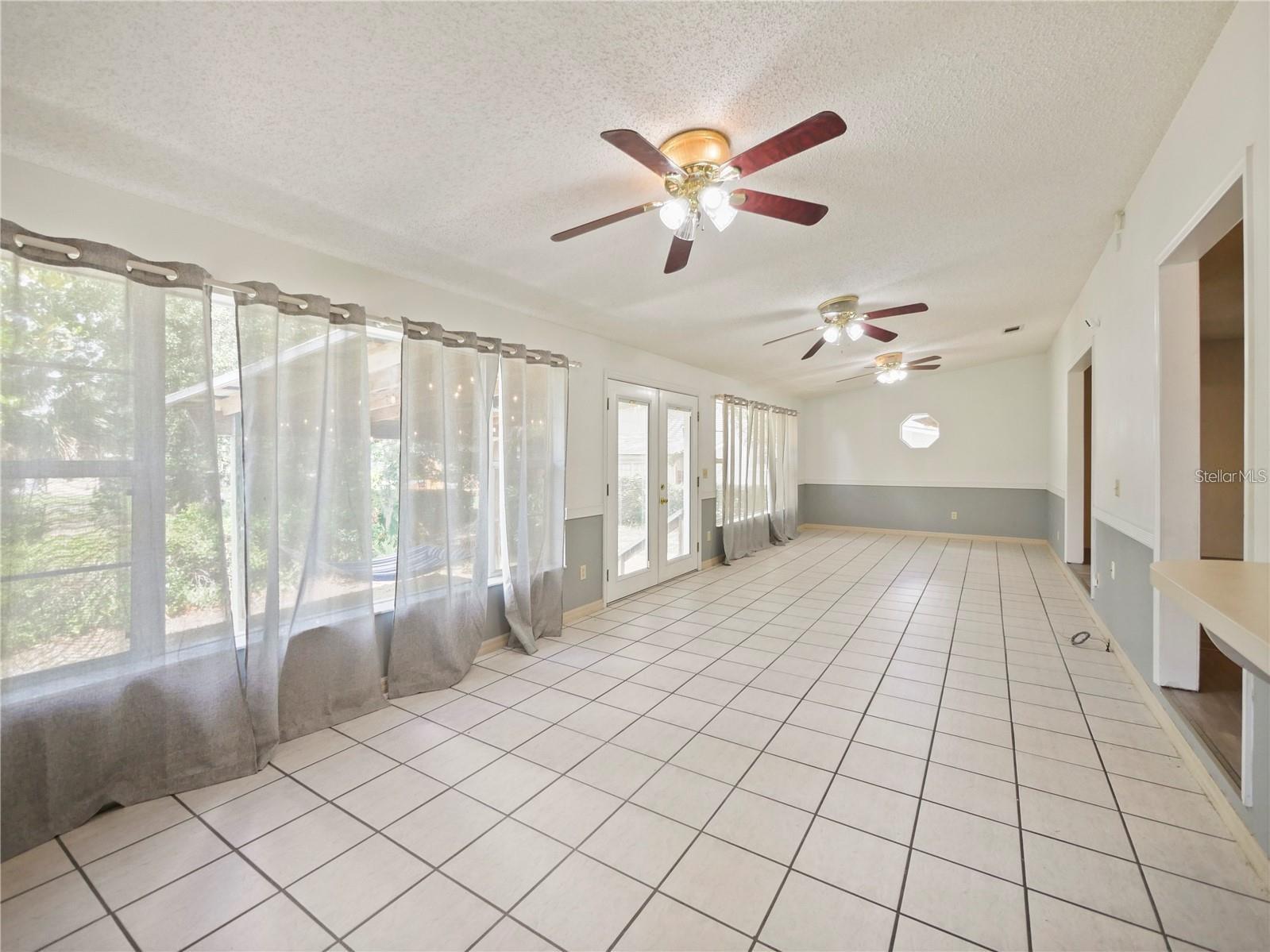 Image 34 of 49 For 240 Maureen Drive
