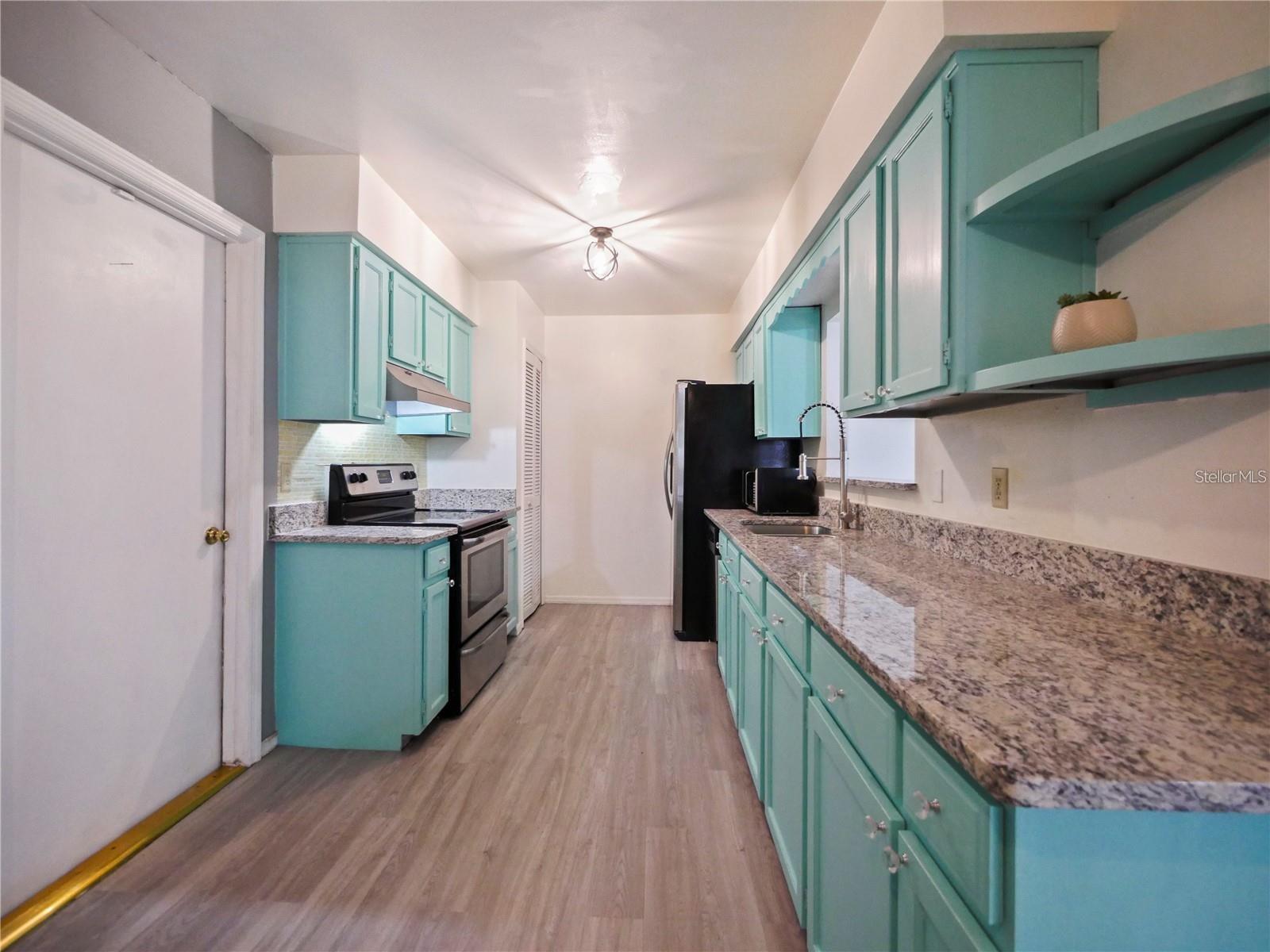 Image 37 of 49 For 240 Maureen Drive