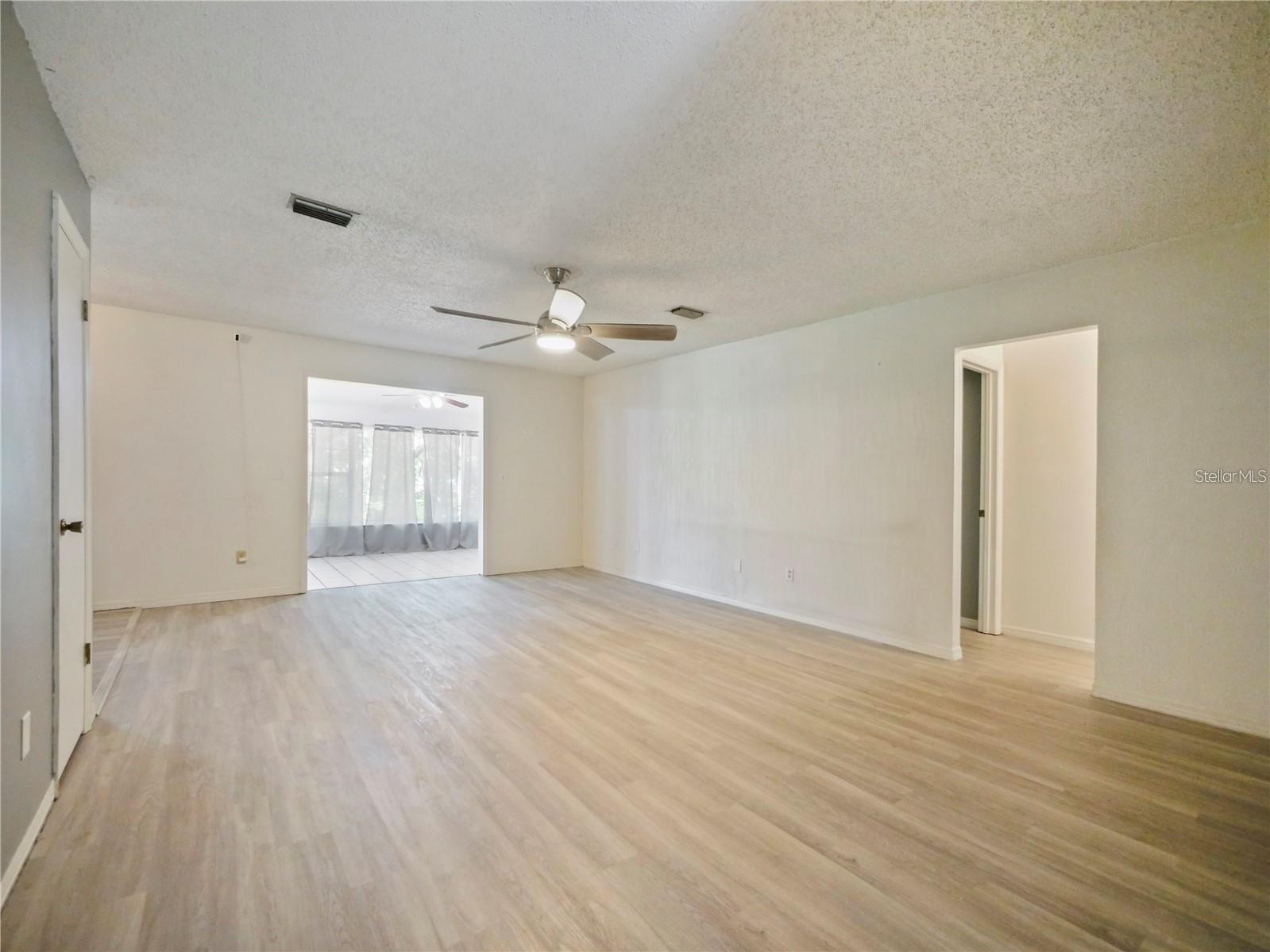 Image 6 of 49 For 240 Maureen Drive