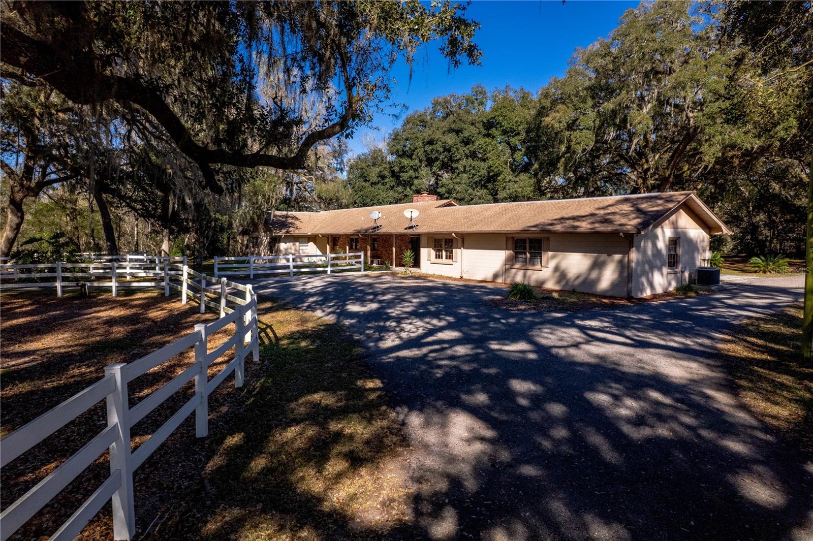 Listing photo id 45 for 7050 Quarterhorse Lane