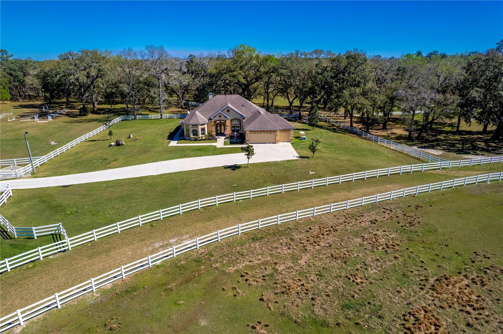 Listing photo id 71 for 7050 Quarterhorse Lane