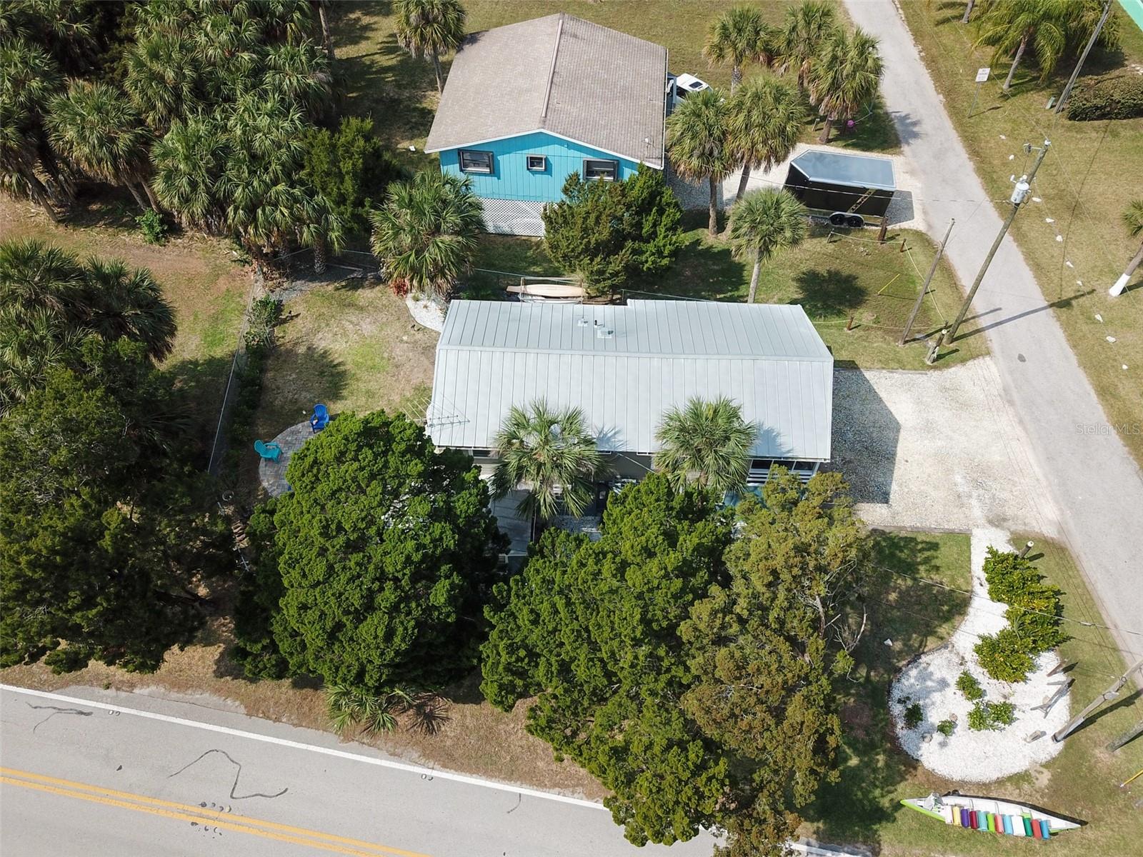 Listing photo id 87 for 3480 Harbor Drive