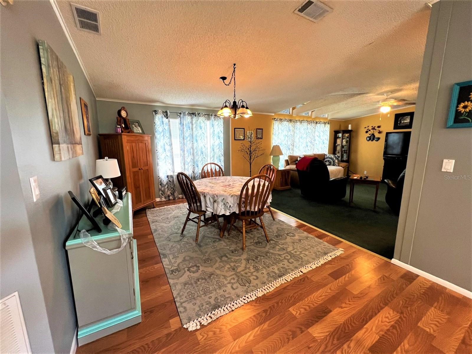 Listing photo id 9 for 7412 Sky Drive