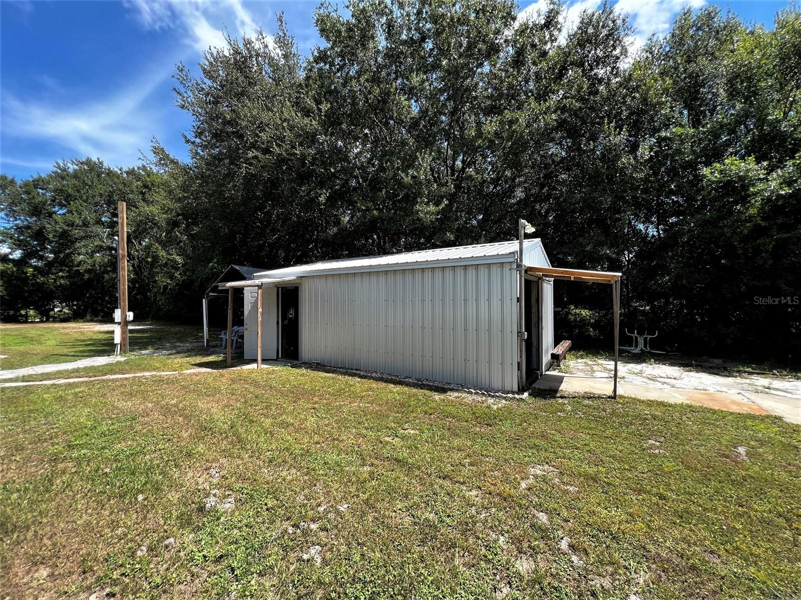 Listing photo id 27 for 7412 Sky Drive