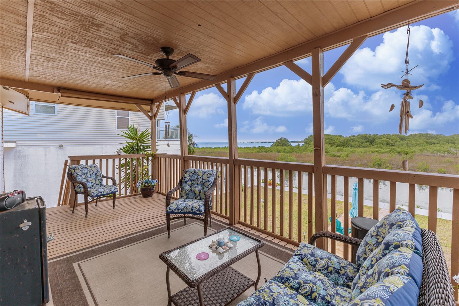 Listing photo id 12 for 6723 Driftwood Drive