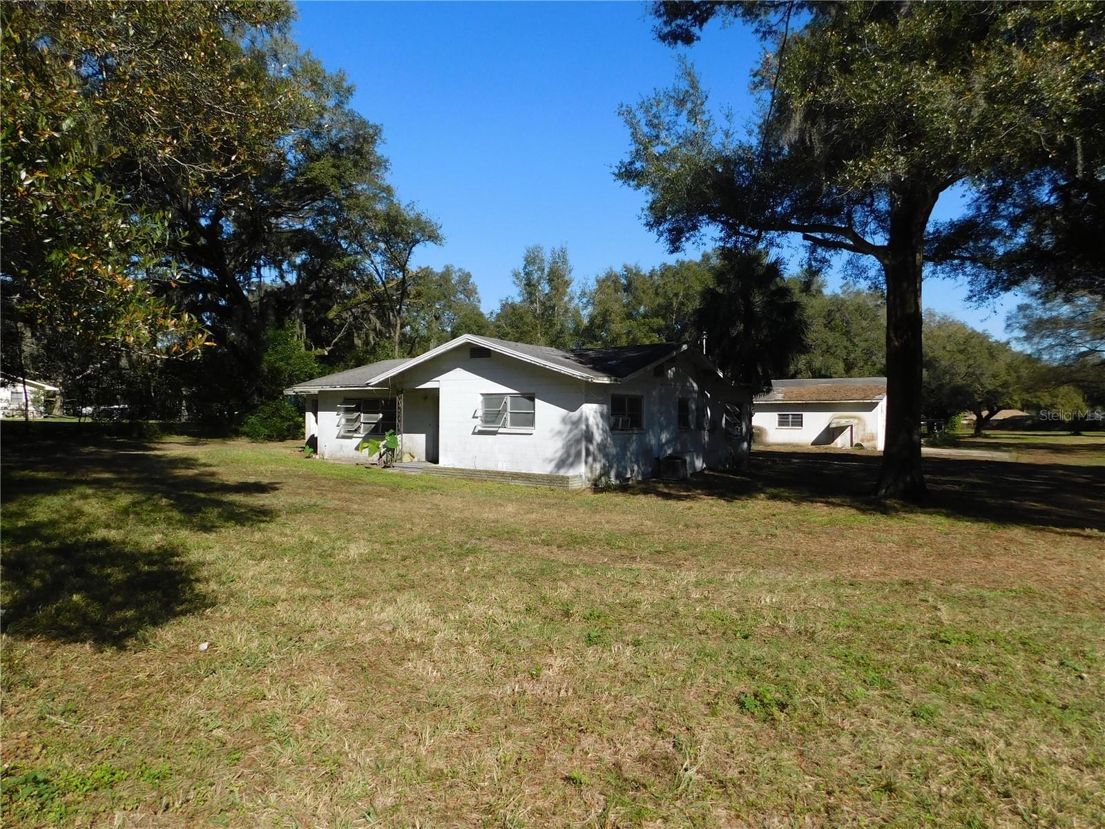 Listing photo id 16 for 6830 Wire Road