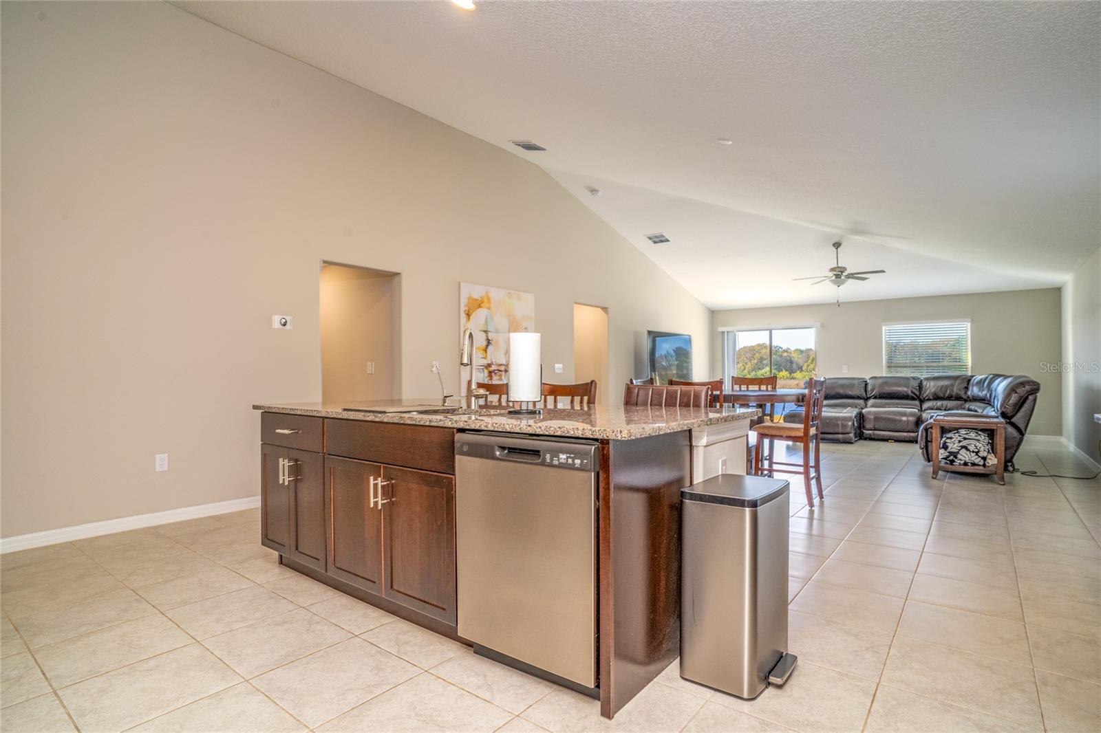 Listing photo id 21 for 9424 Channing Hill Drive