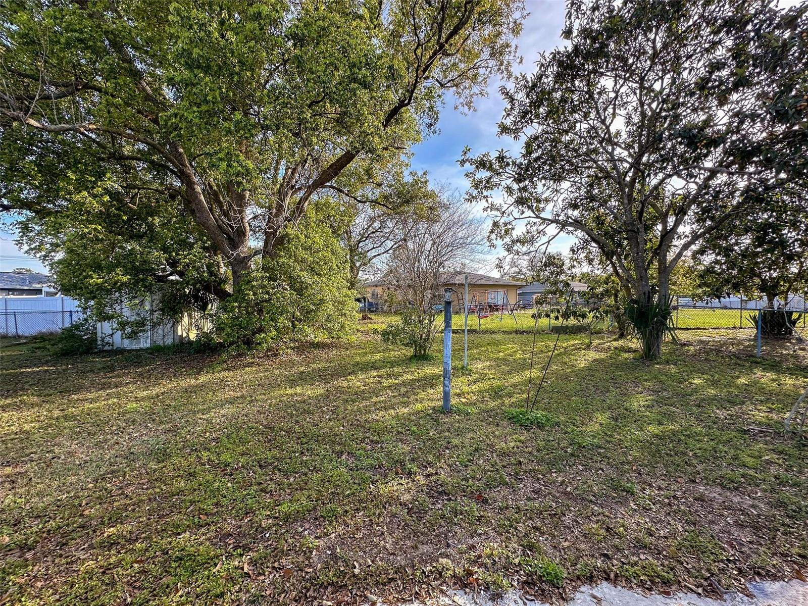 Listing photo id 12 for 12582 Elgin Boulevard