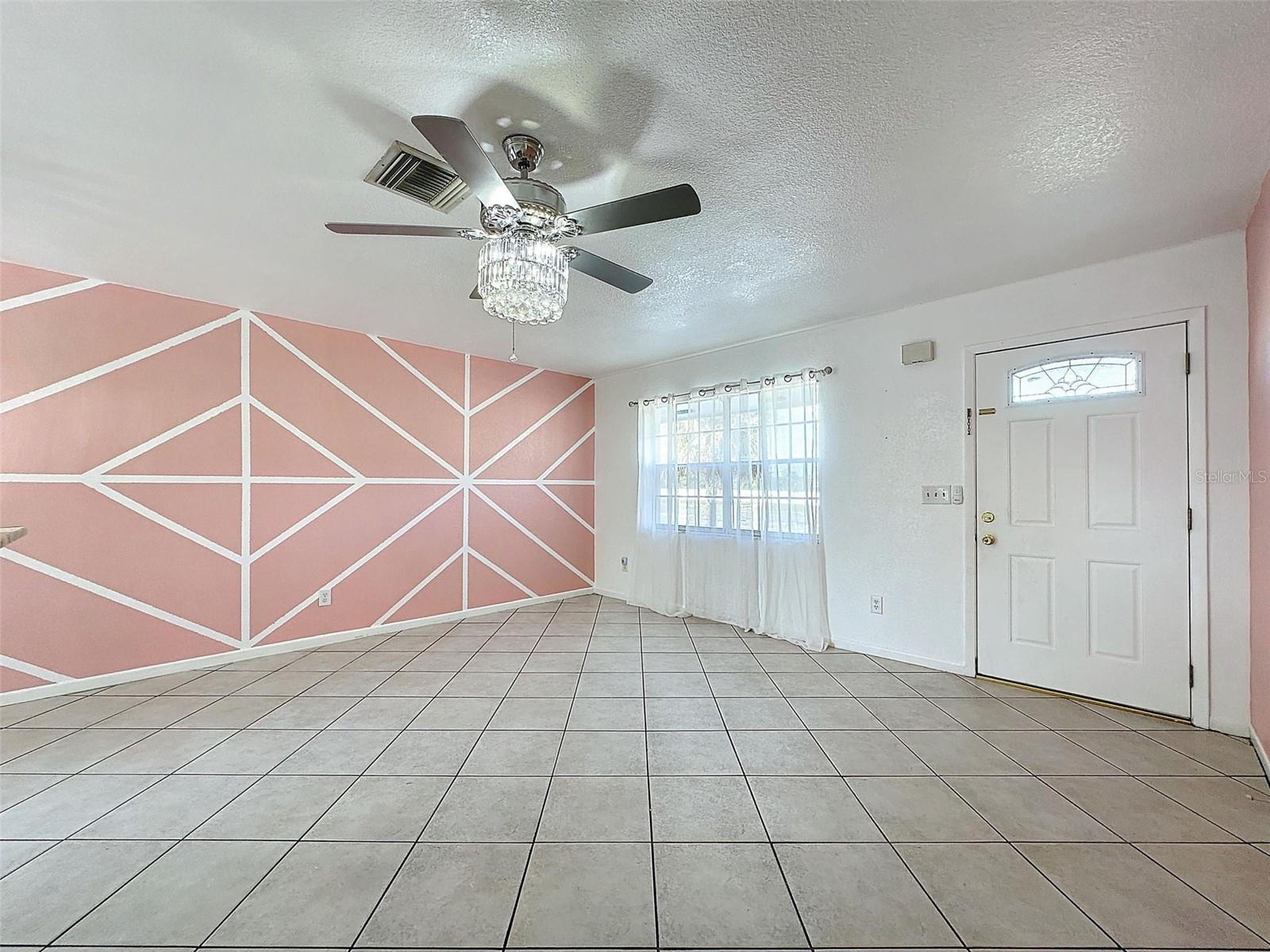 Listing photo id 17 for 12582 Elgin Boulevard