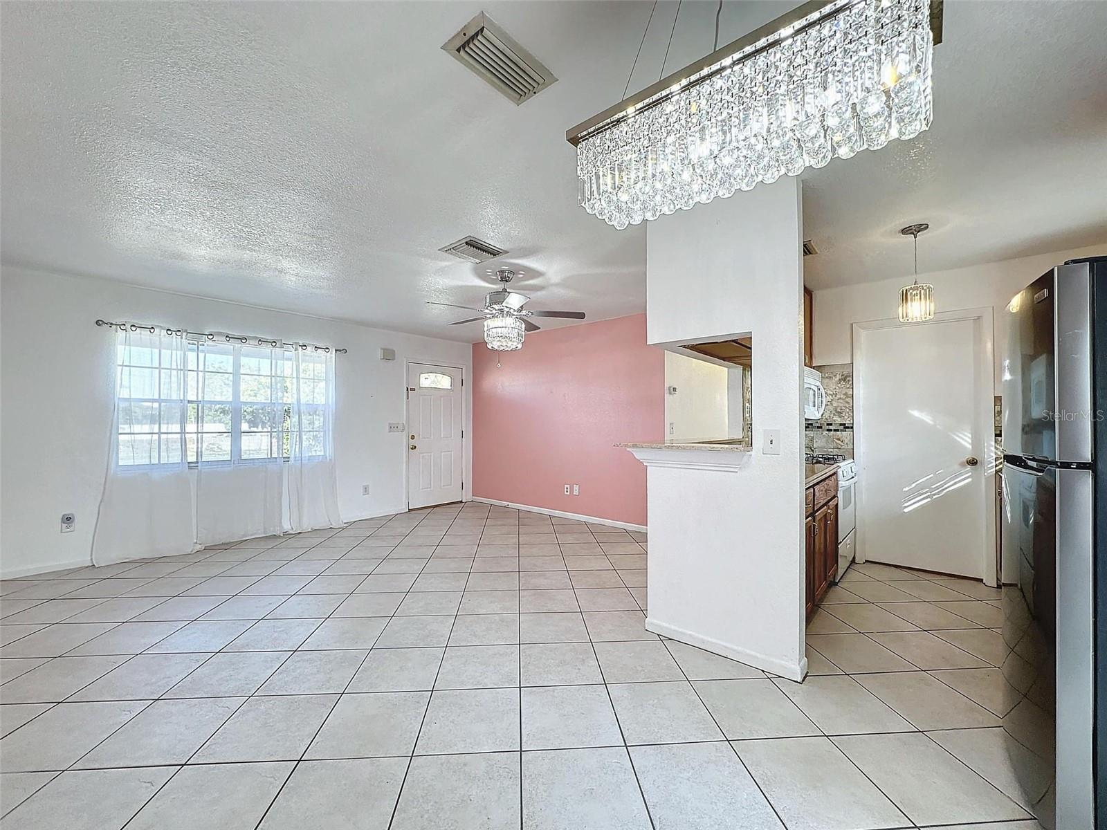 Listing photo id 23 for 12582 Elgin Boulevard