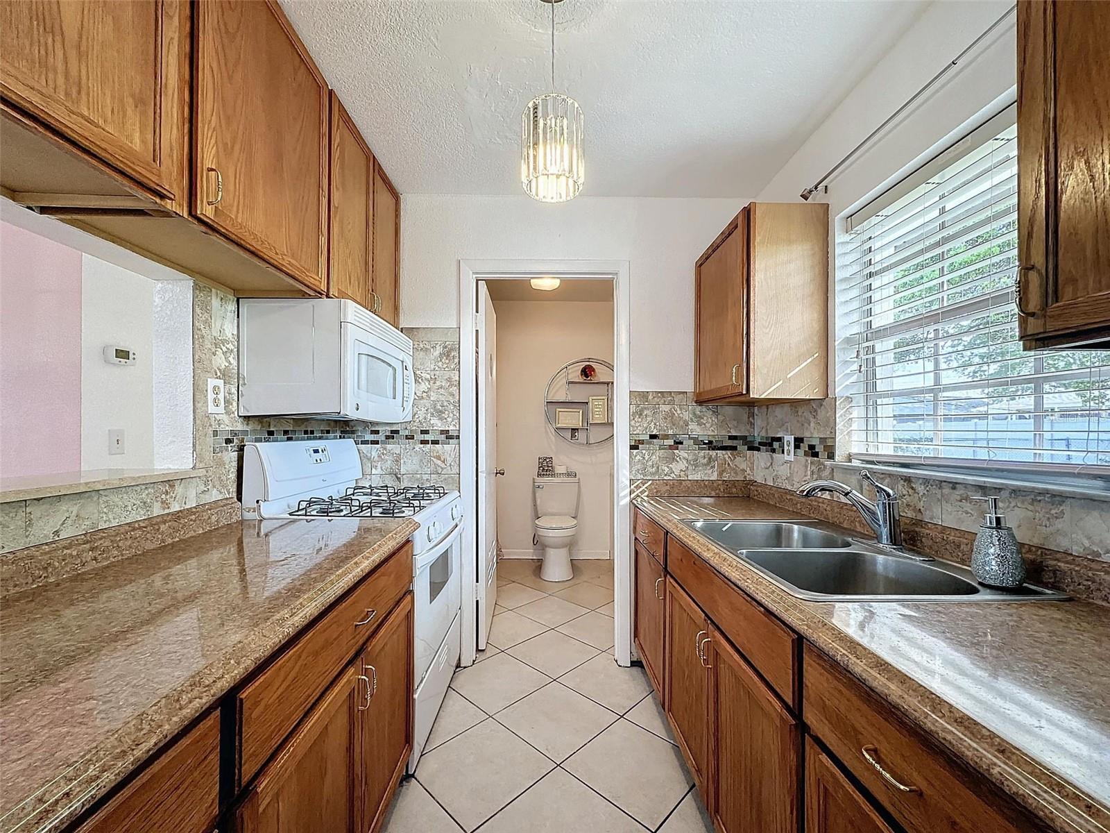 Listing photo id 26 for 12582 Elgin Boulevard