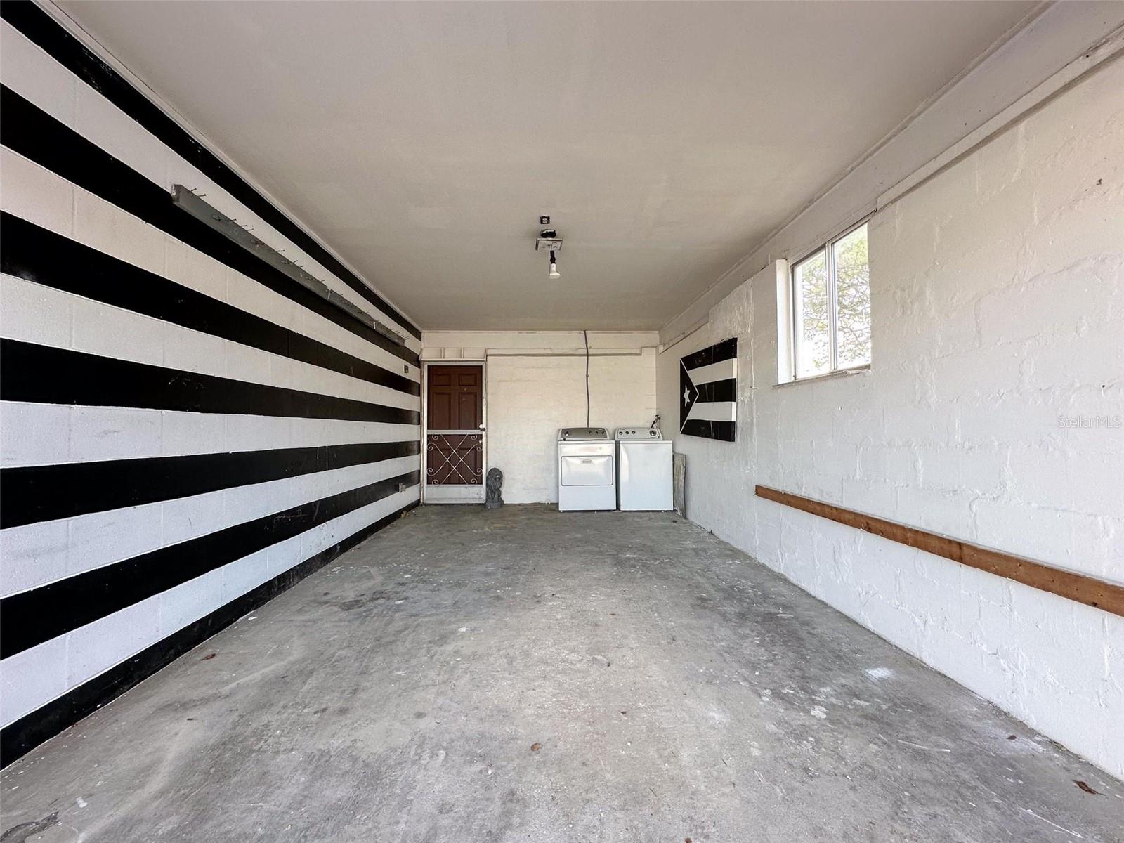 Listing photo id 33 for 12582 Elgin Boulevard