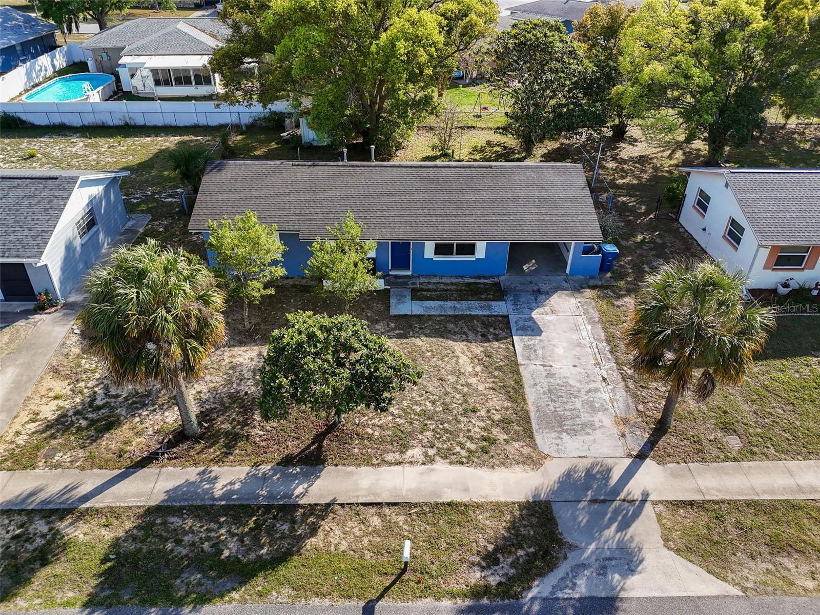 Listing photo id 2 for 12582 Elgin Boulevard