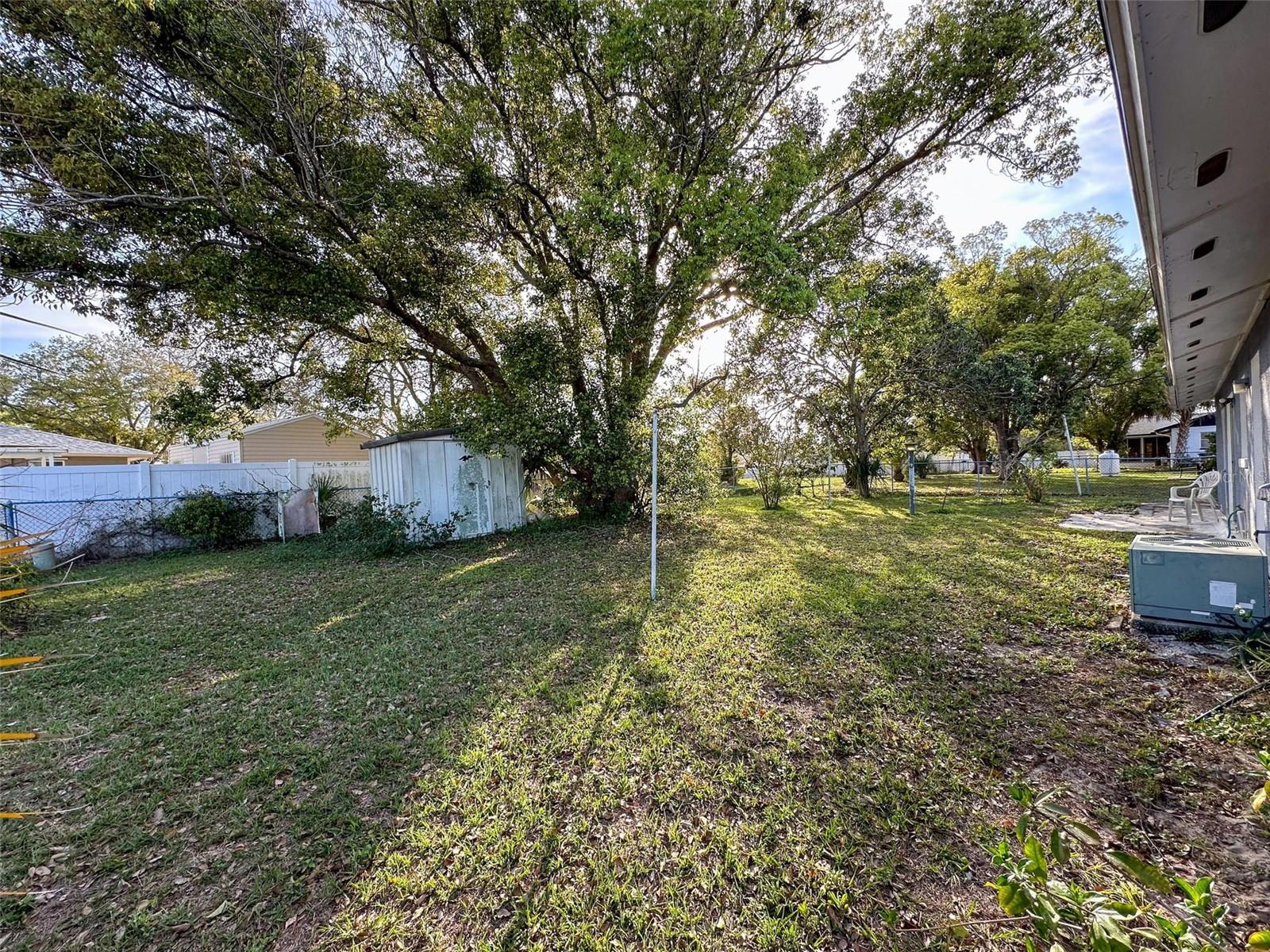Listing photo id 6 for 12582 Elgin Boulevard