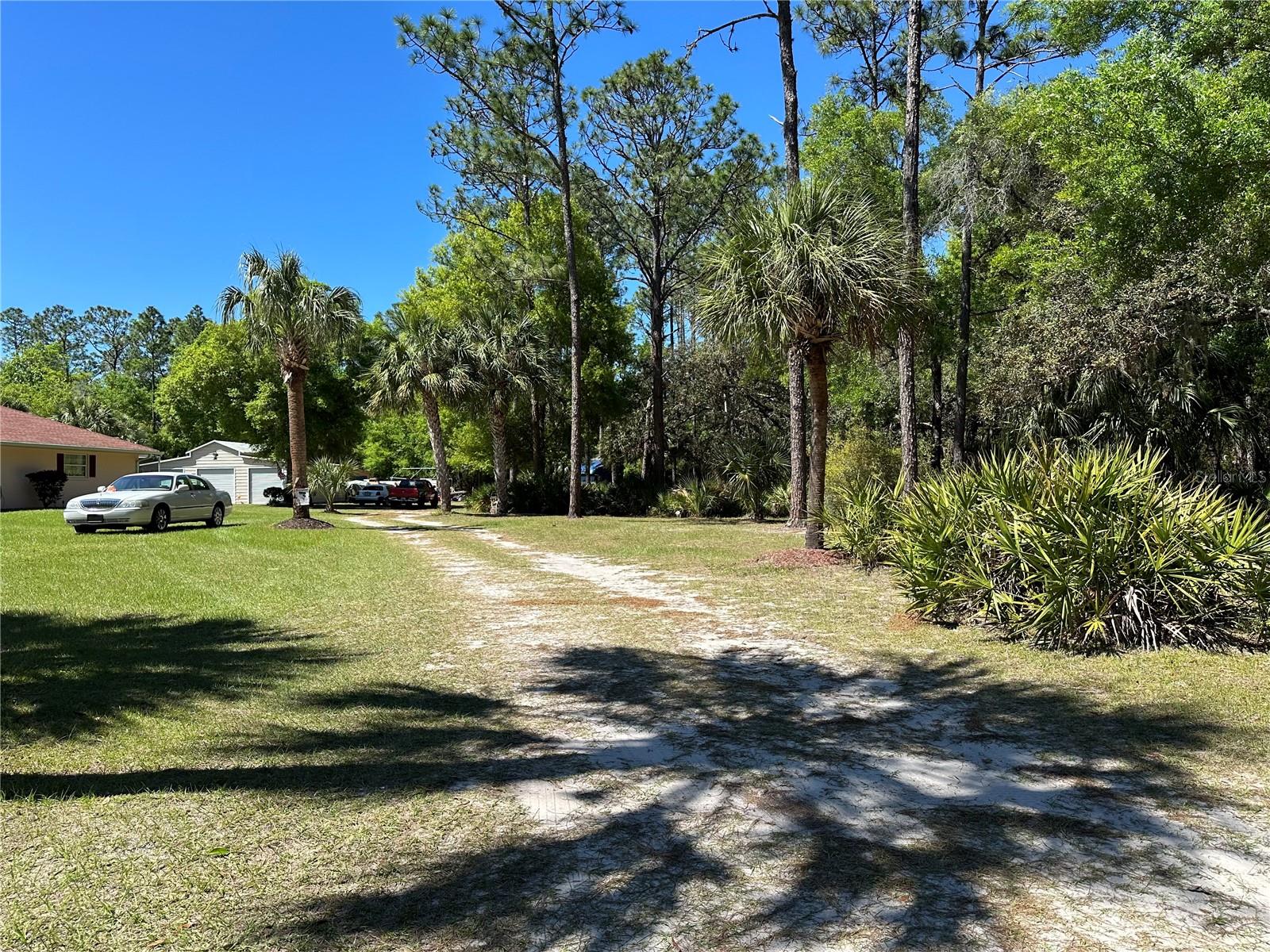 Image 2 of 4 For 10071 Dunnellon Road