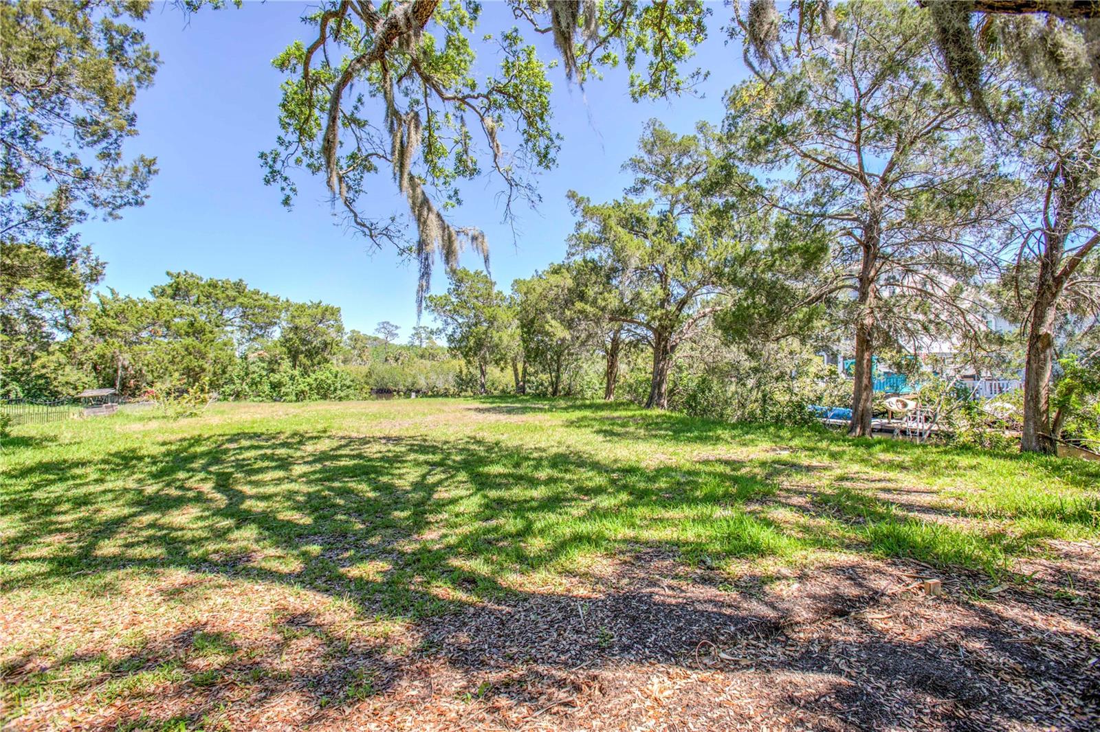 Listing photo id 1 for 5274 Miller Bayou Drive