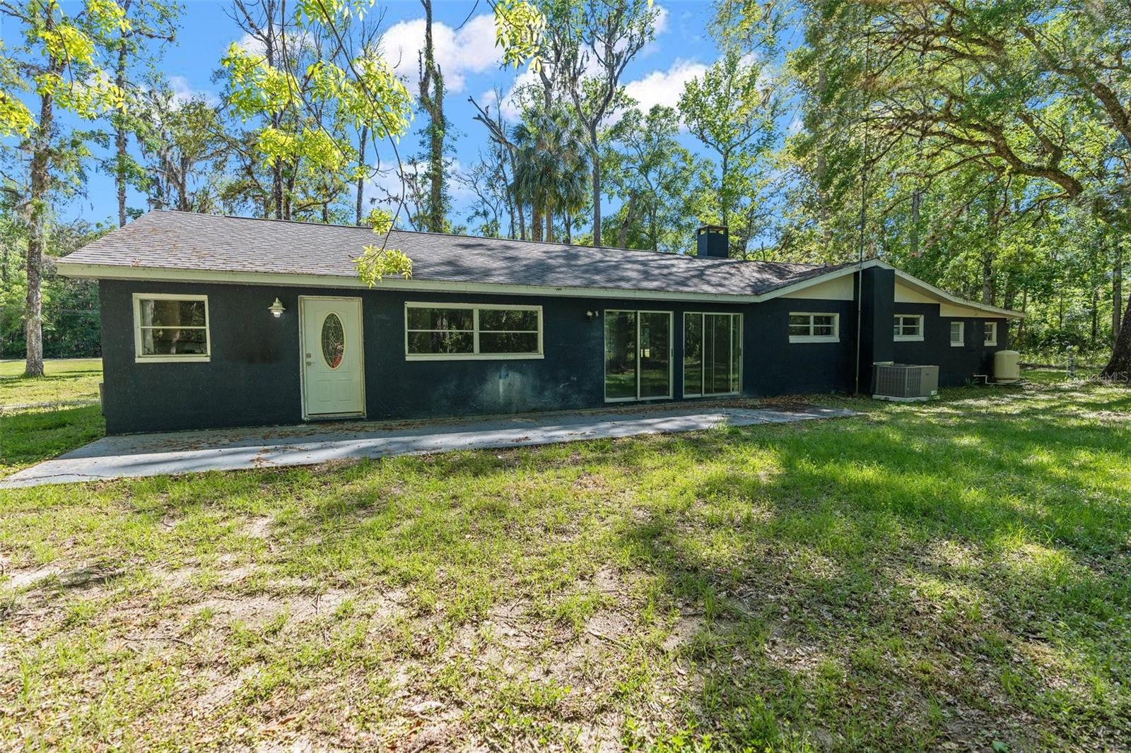 Listing photo id 2 for 17367 Lake Lindsey Road