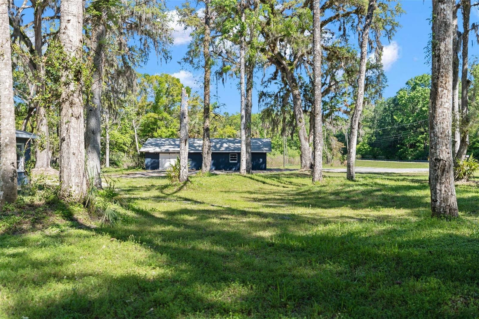 Listing photo id 48 for 17367 Lake Lindsey Road