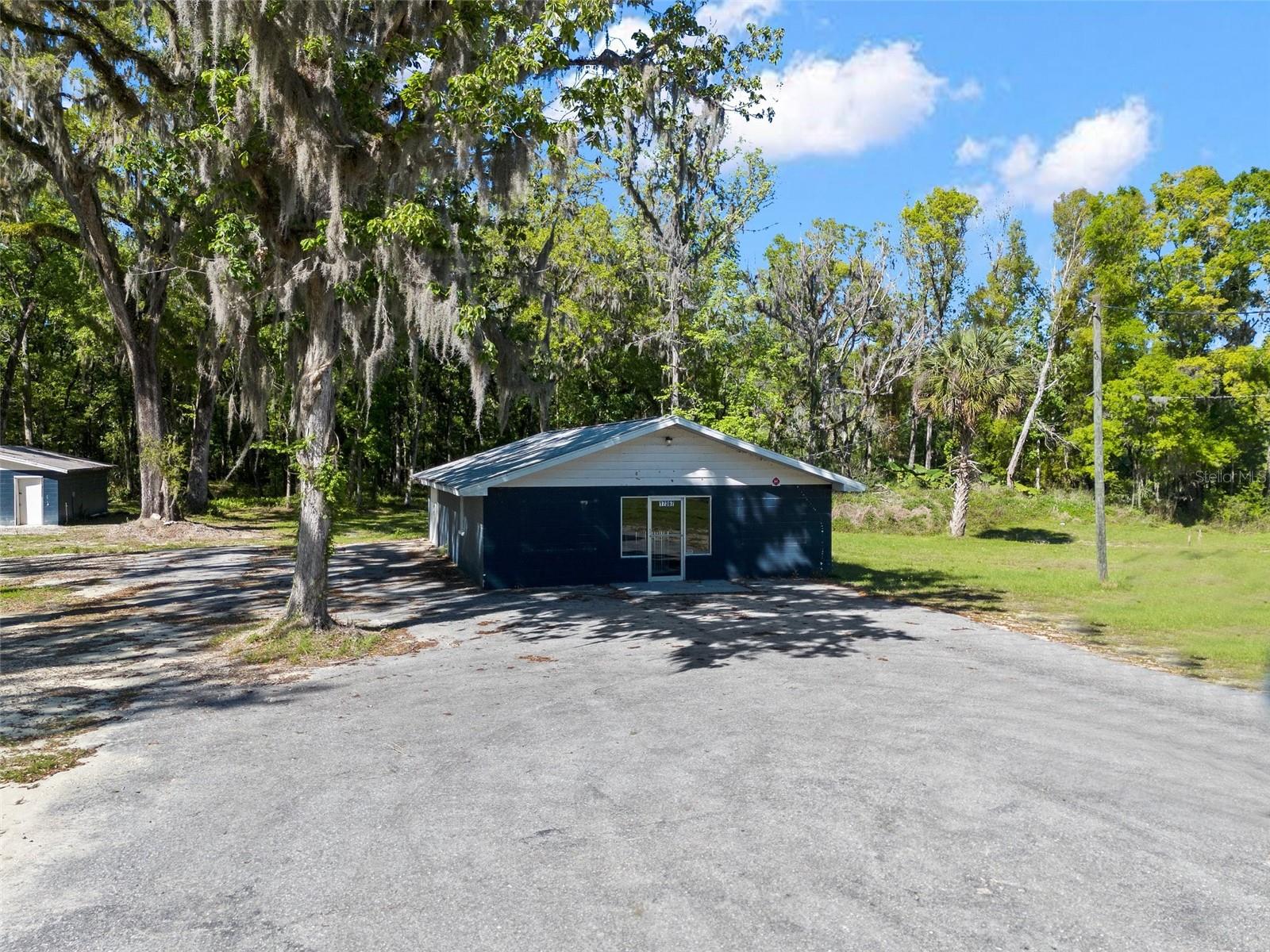 Listing photo id 53 for 17367 Lake Lindsey Road