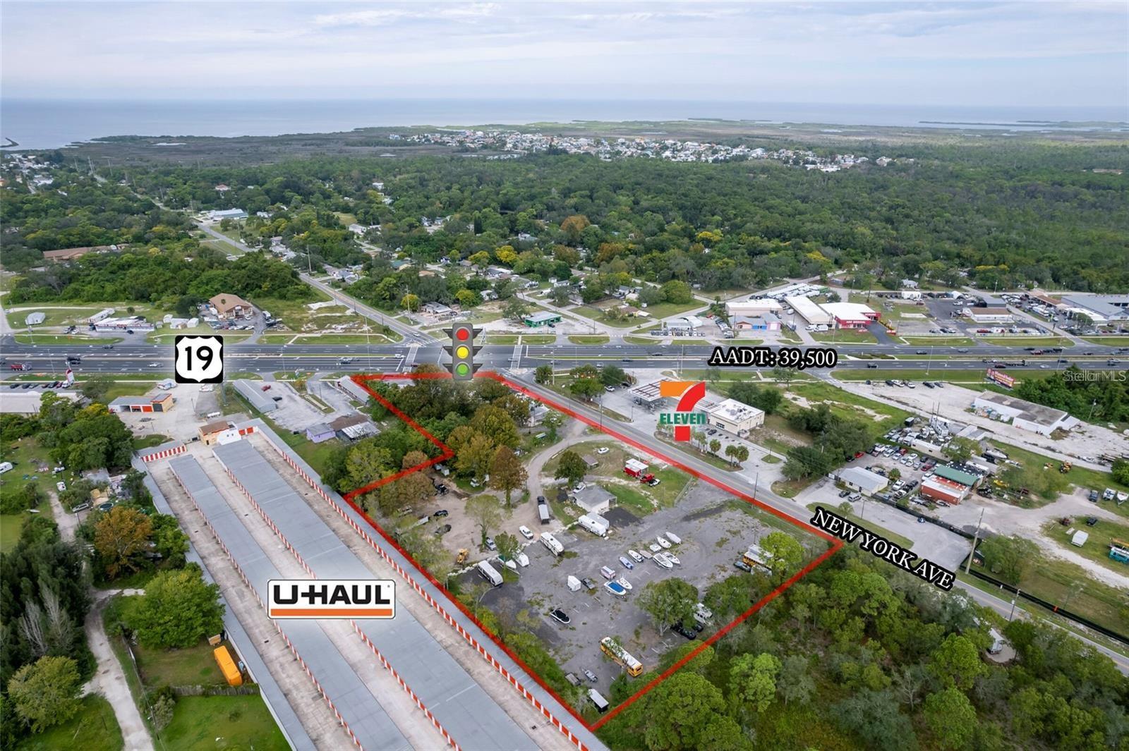 Listing photo id 5 for 14932 Us Highway 19