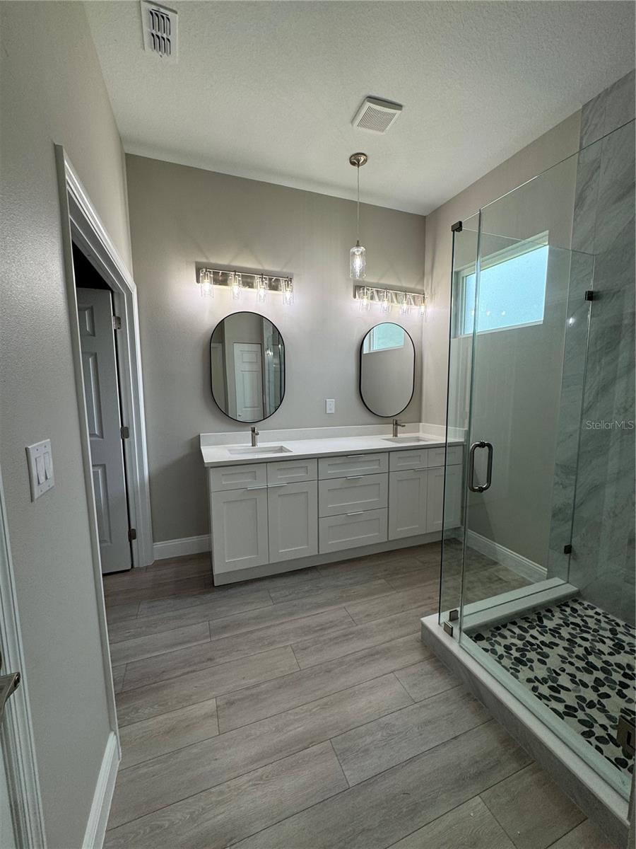 Image 23 of 41 For 4101 Valley Brook Court