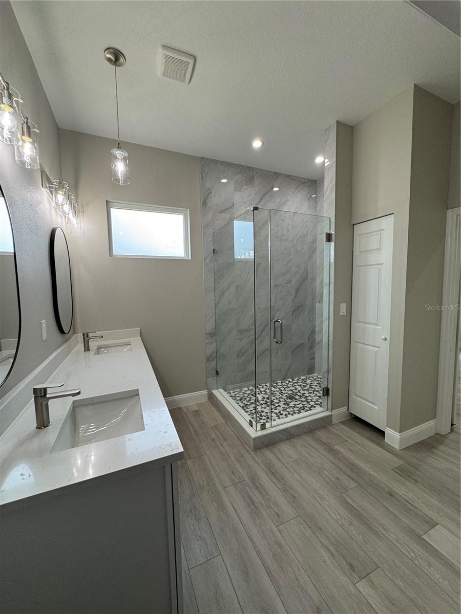 Image 24 of 41 For 4101 Valley Brook Court