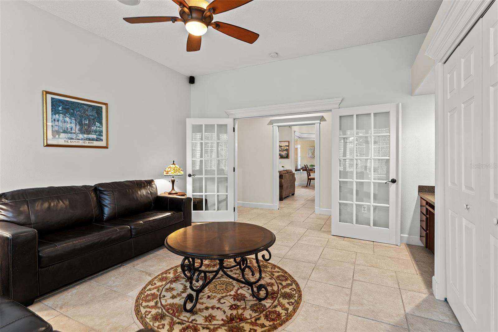 Listing photo id 23 for 7263 Sylvan Glade Court