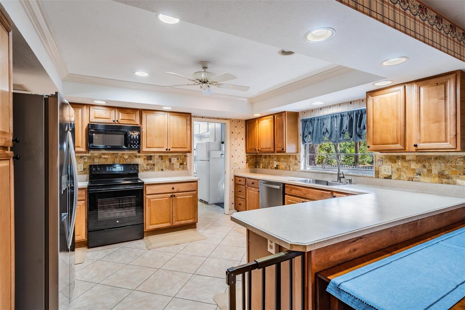 Listing photo id 1 for 3203 Amaya Court