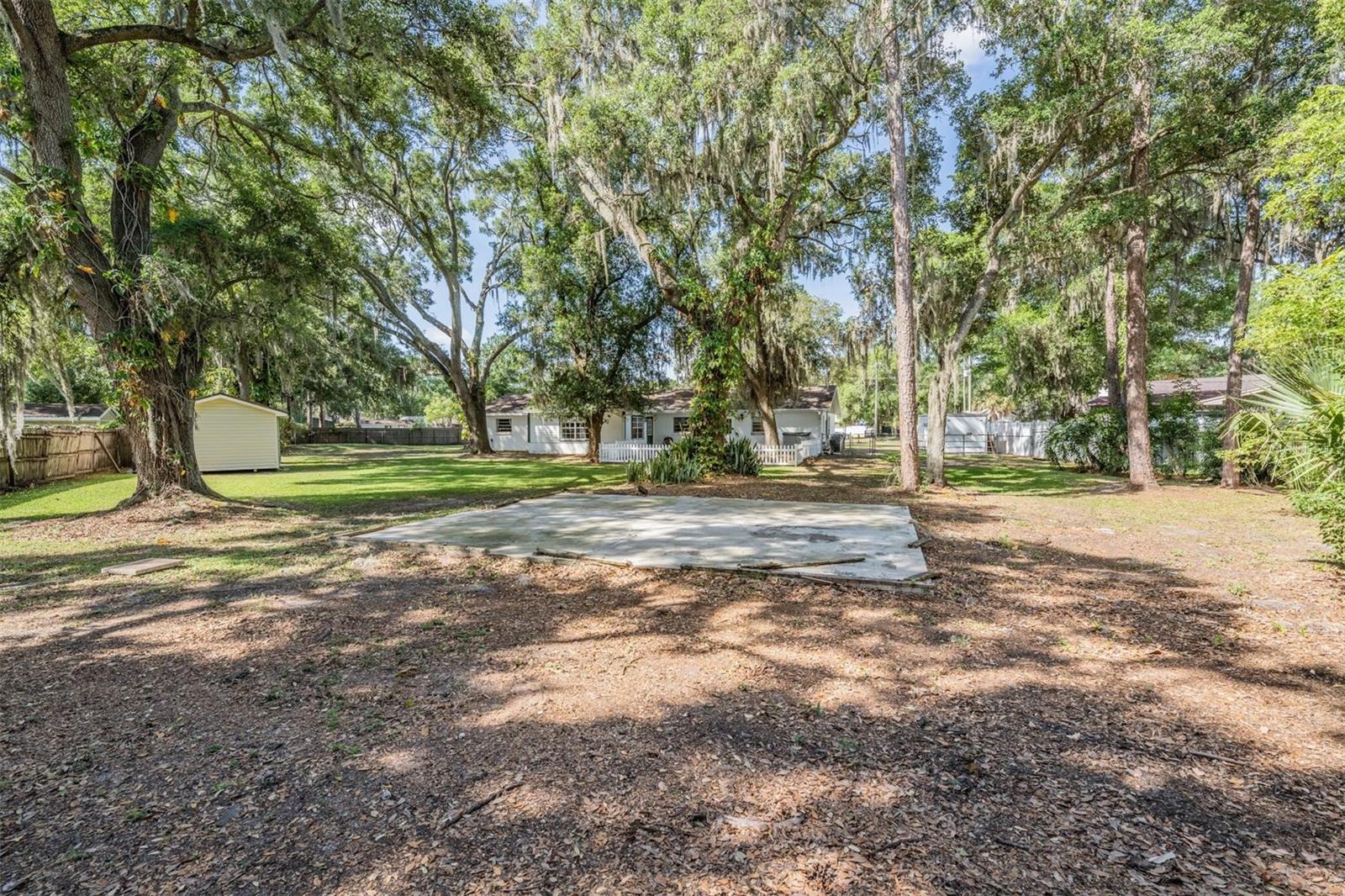 Listing photo id 29 for 3203 Amaya Court