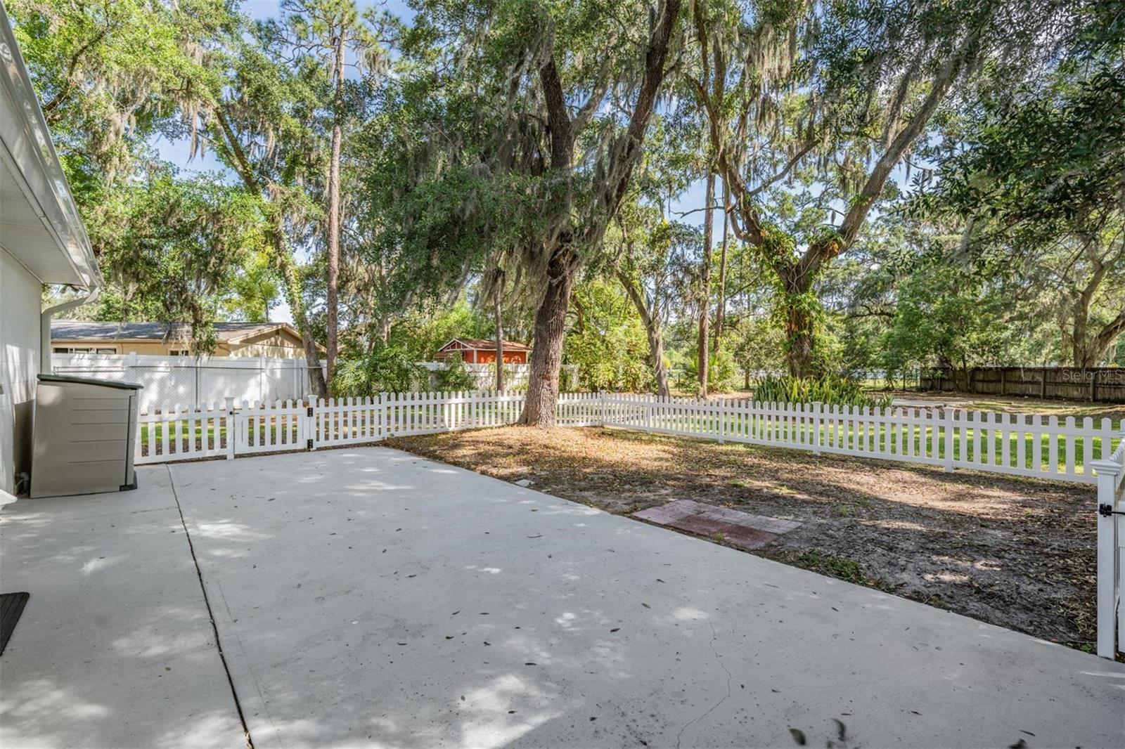 Listing photo id 31 for 3203 Amaya Court