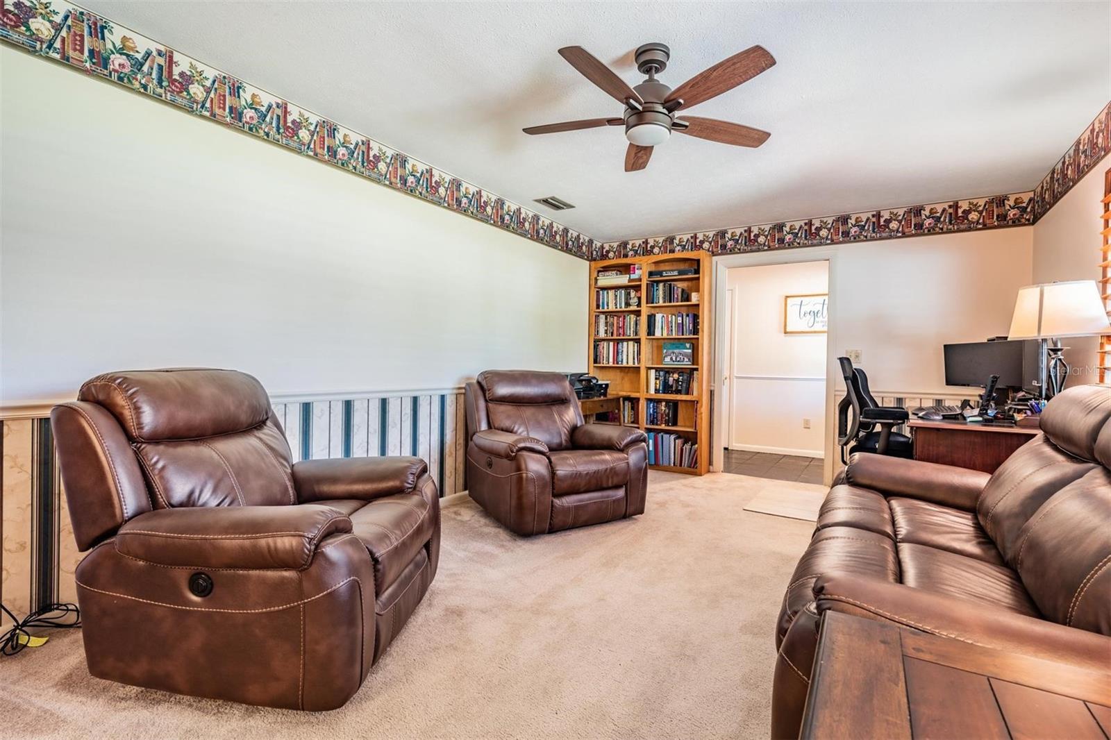 Listing photo id 5 for 3203 Amaya Court