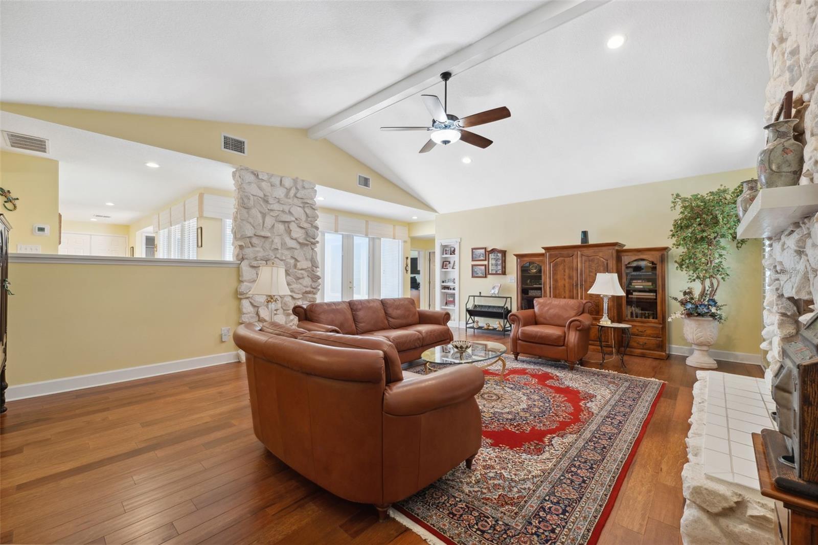 Listing photo id 13 for 2639 Royal Liverpool Drive