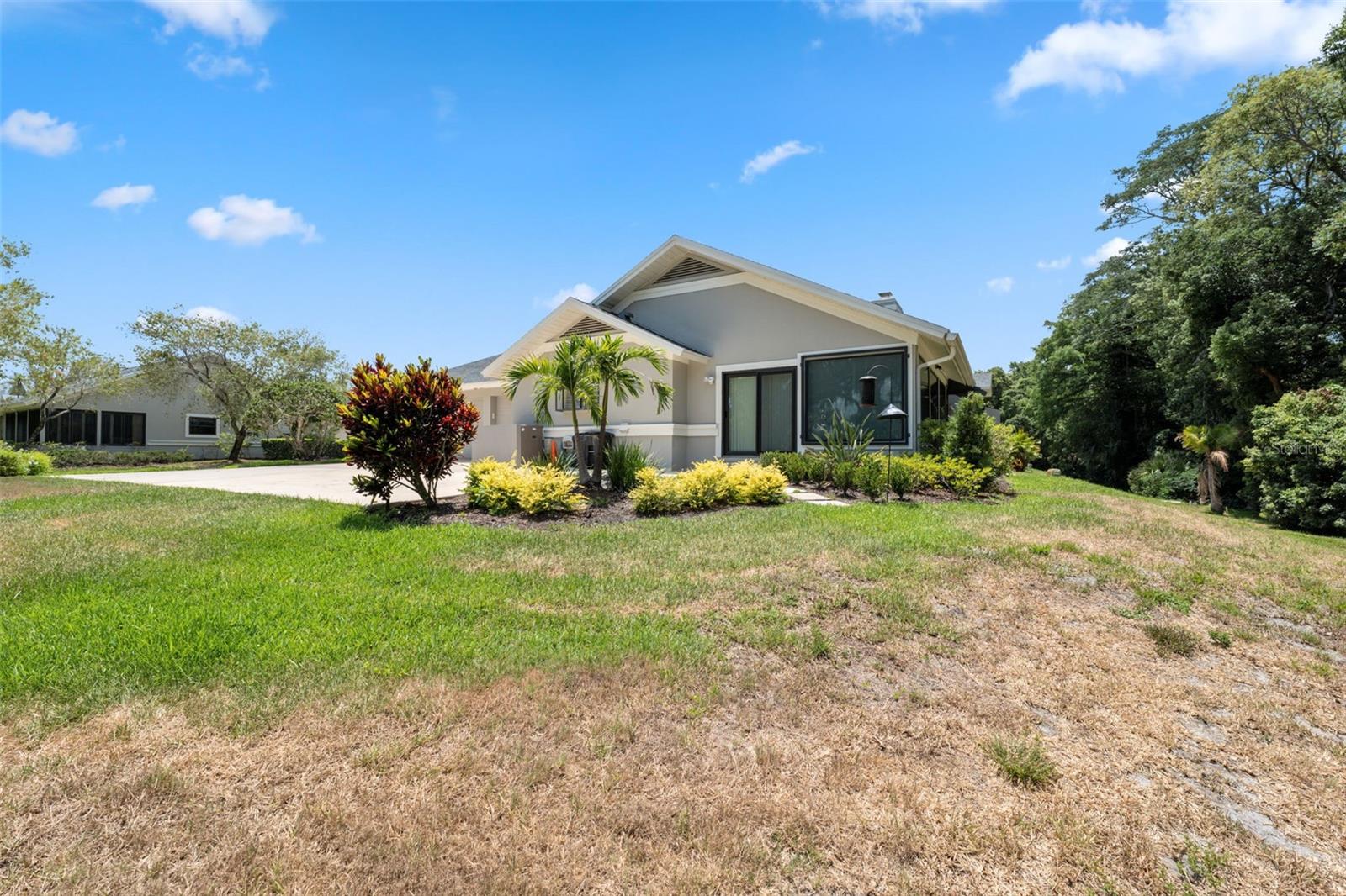 Listing photo id 42 for 2639 Royal Liverpool Drive