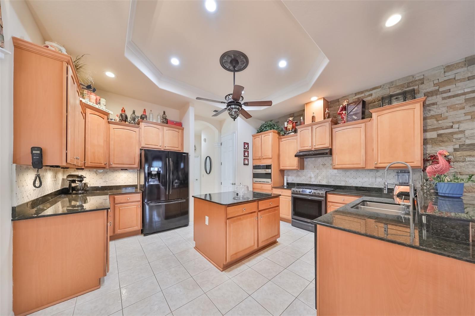 Listing photo id 12 for 3383 Misty View Drive