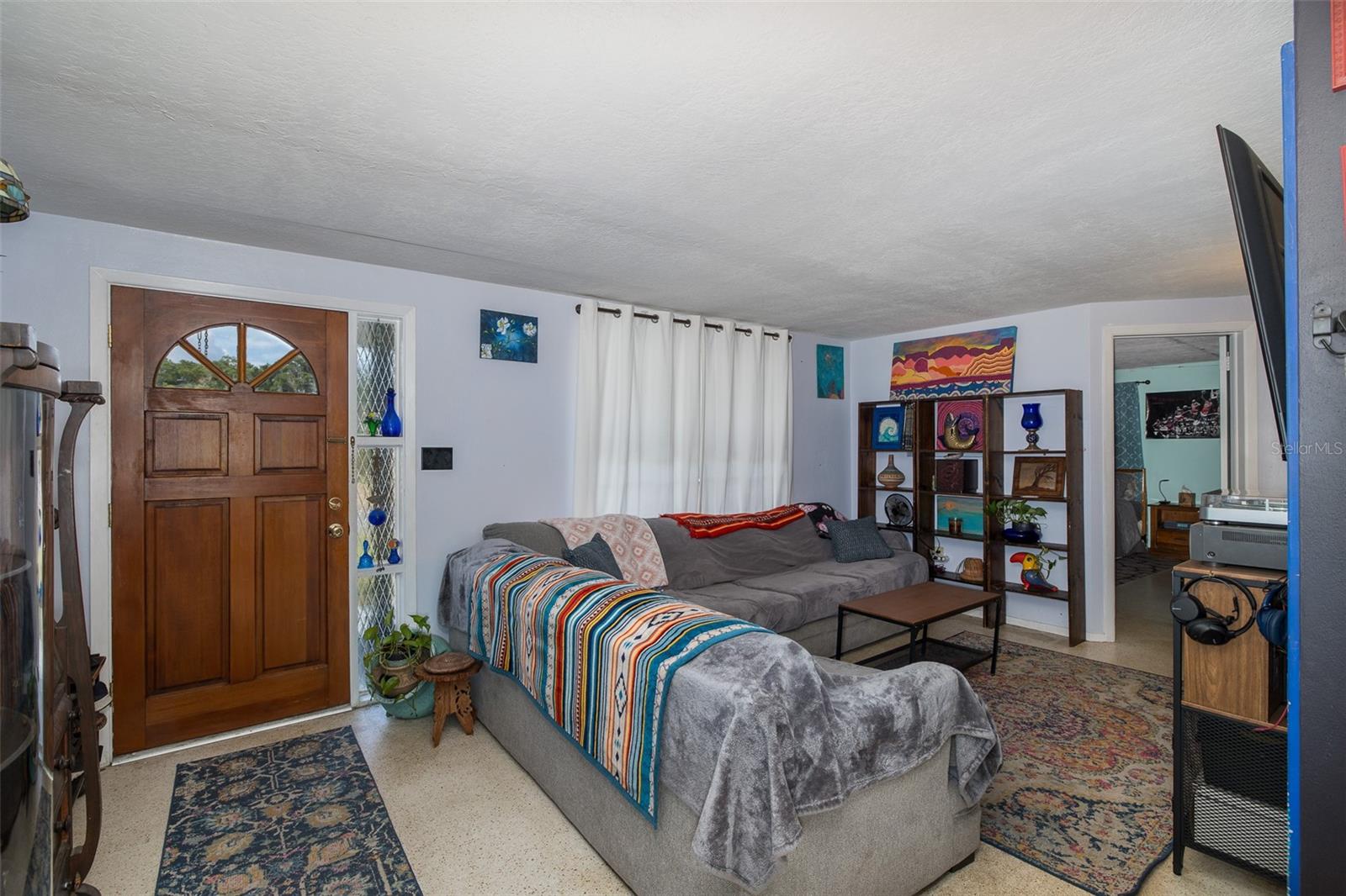 Listing photo id 7 for 7353 Cedar Point Drive