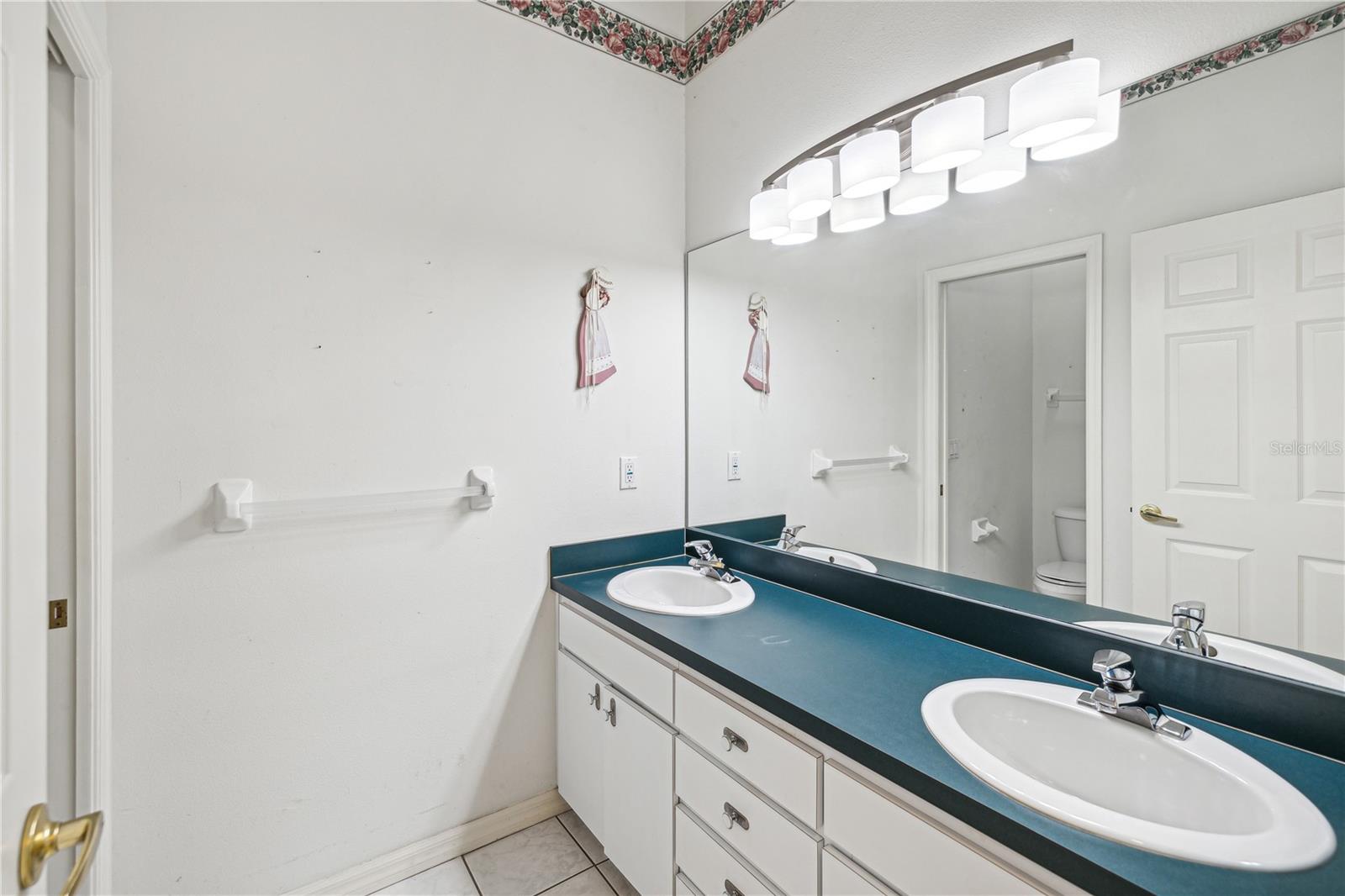 Listing photo id 21 for 329 Sunset Way