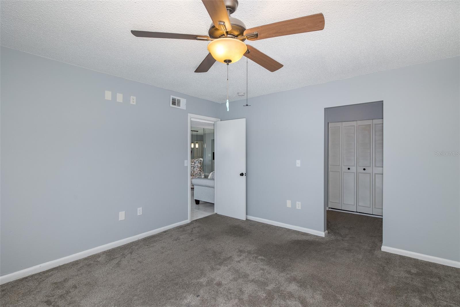 Image 17 of 48 For 4939 Floramar Terrace 610