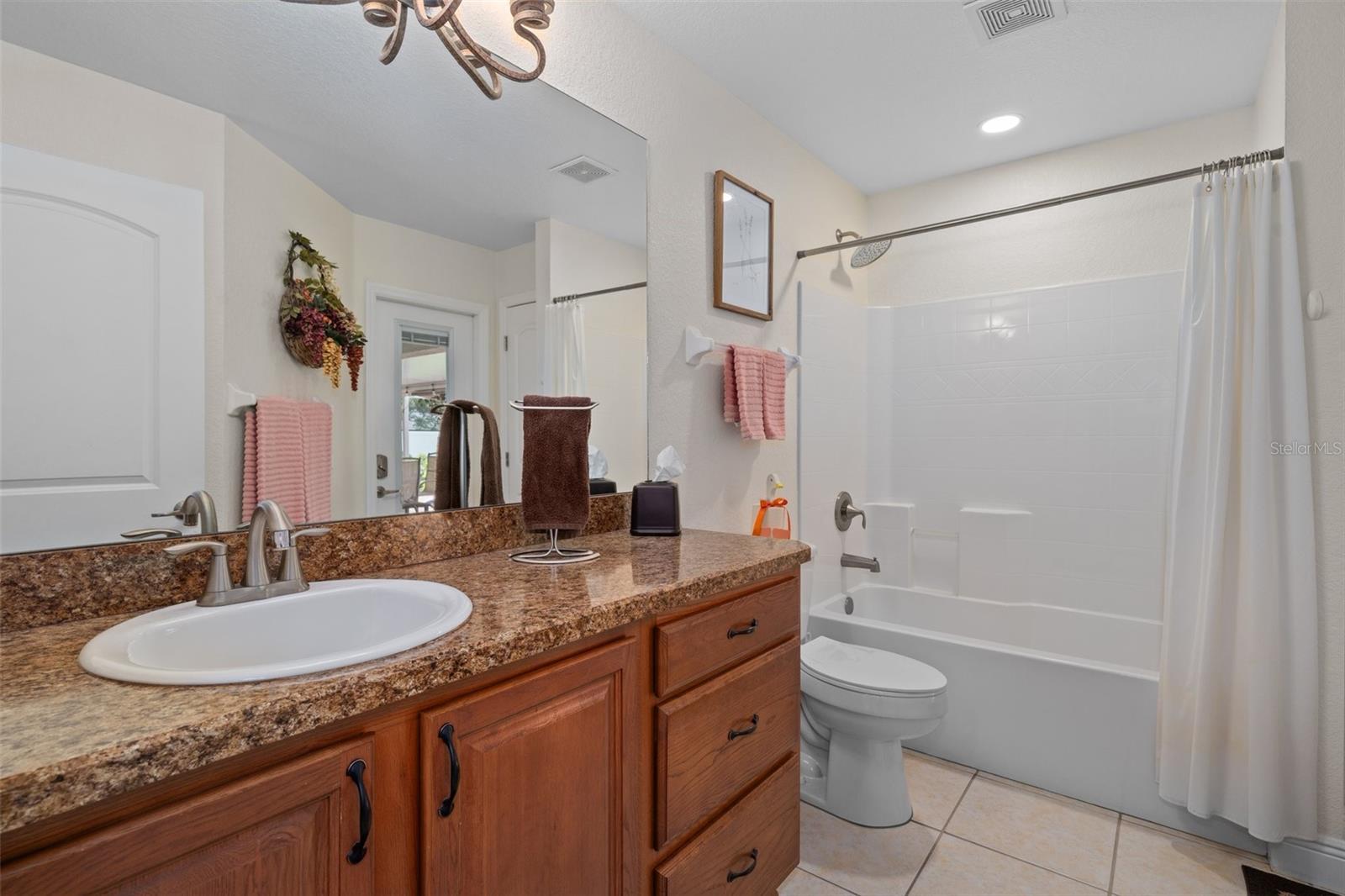 Listing photo id 24 for 5171 Bone Lane