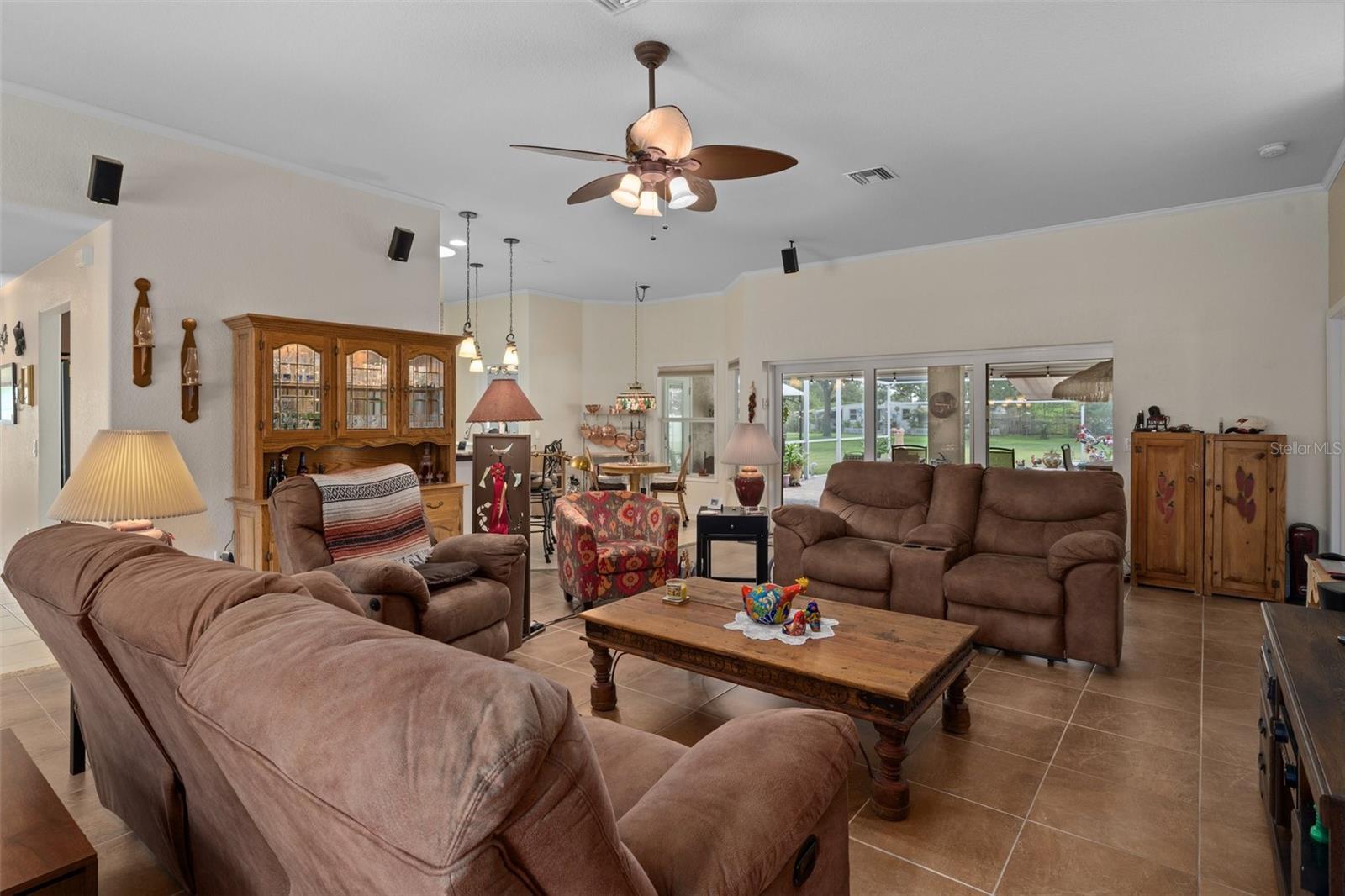 Listing photo id 7 for 5171 Bone Lane