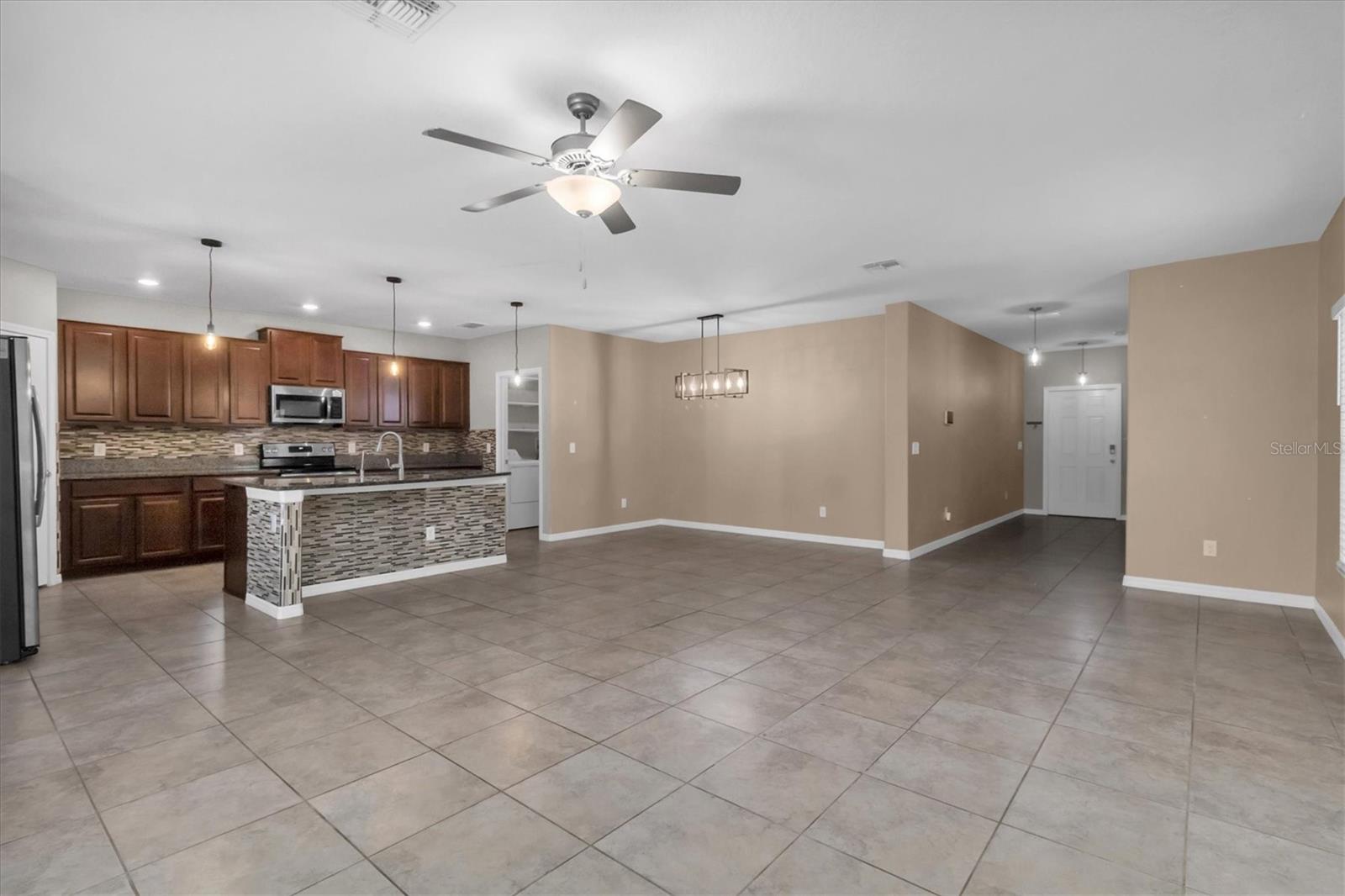 Listing photo id 11 for 13439 Marble Sands Court