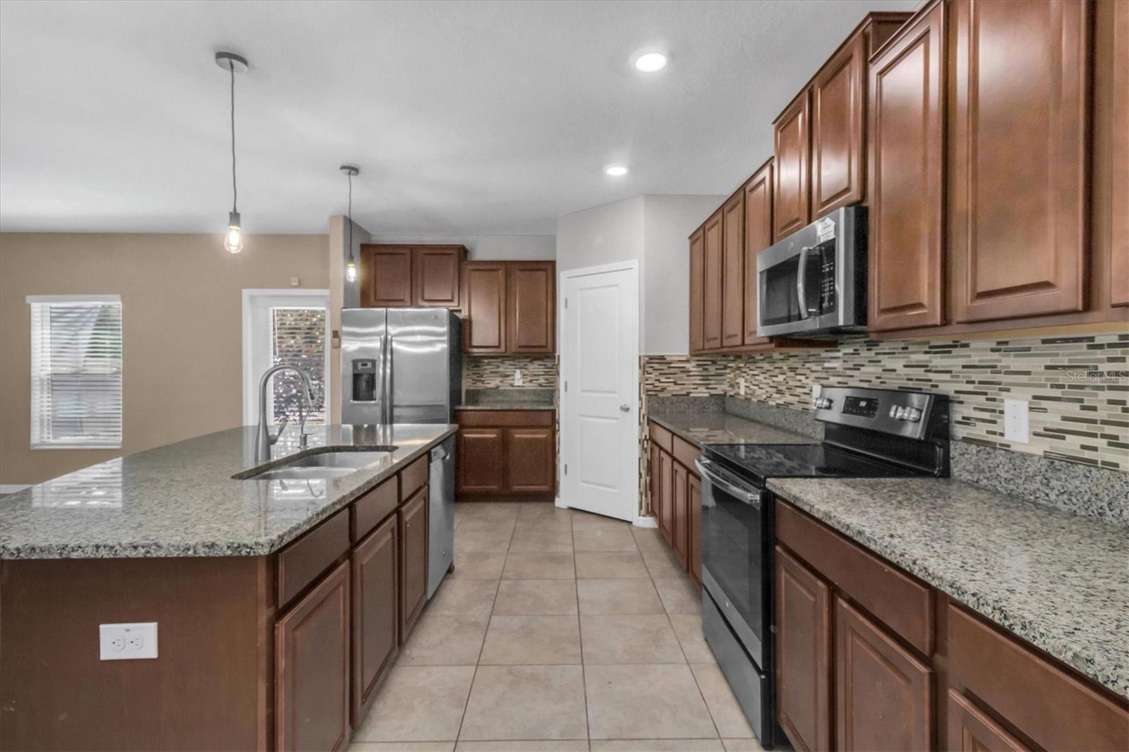 Listing photo id 14 for 13439 Marble Sands Court