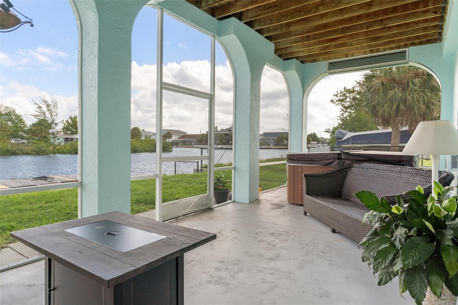 Listing photo id 44 for 3317 Gulf Coast Drive