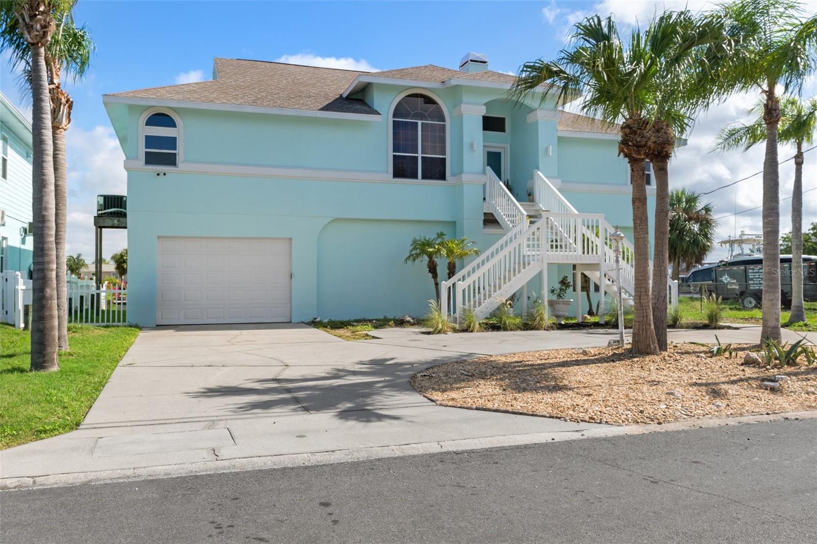 Listing photo id 61 for 3317 Gulf Coast Drive