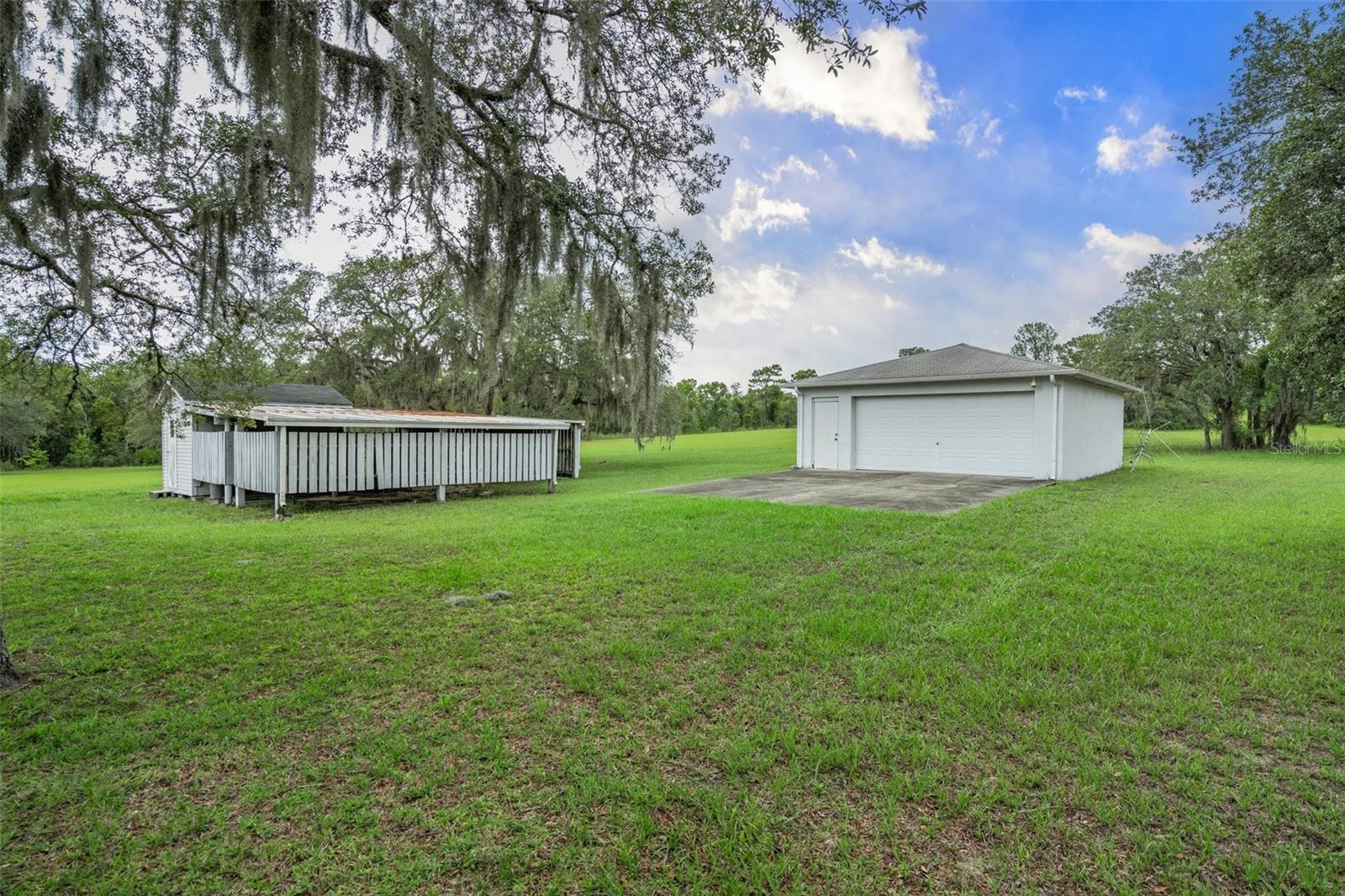 Listing photo id 2 for 13255 Jacqueline Road