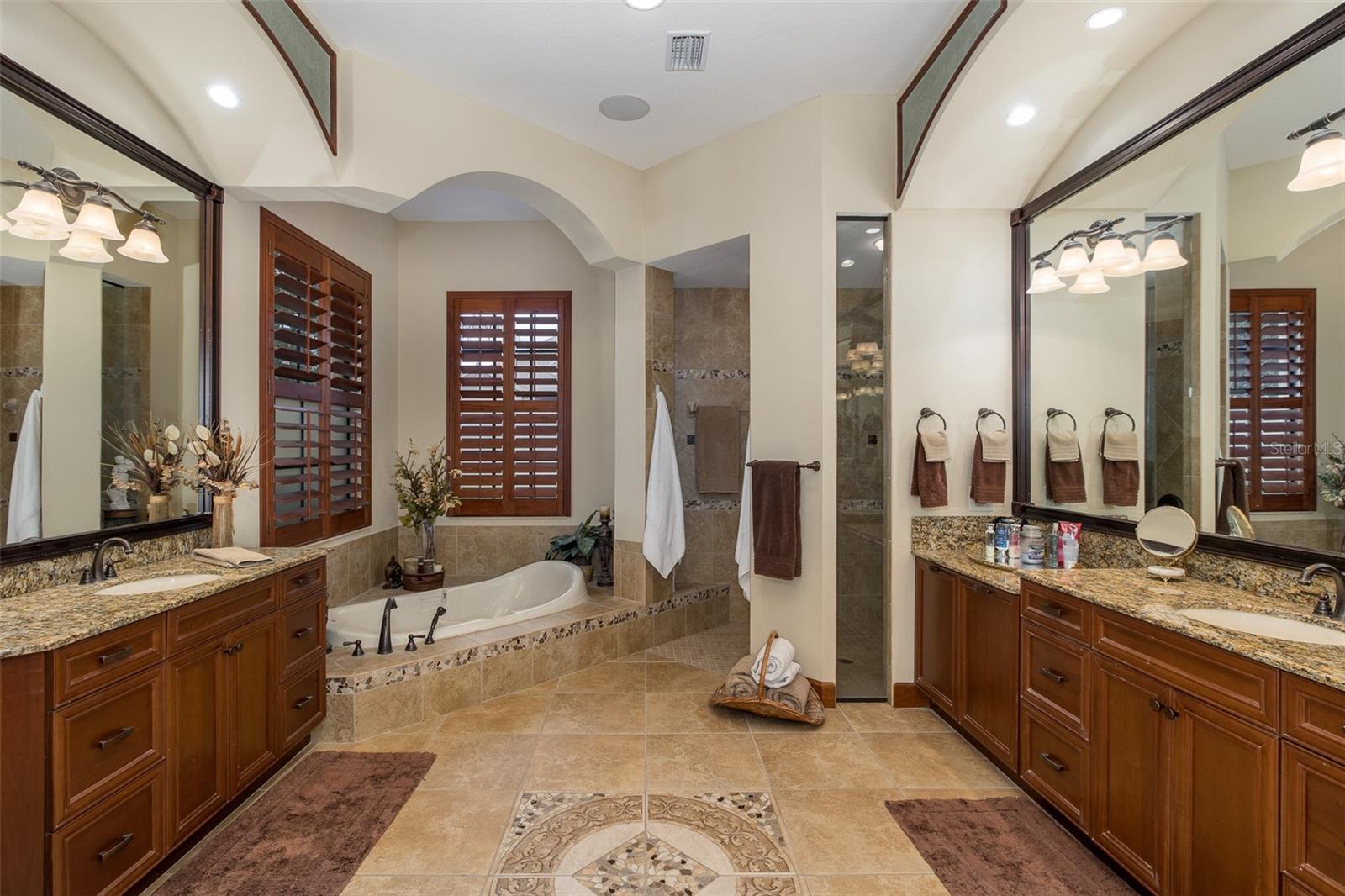 Listing photo id 14 for 1147 Tuscany Drive